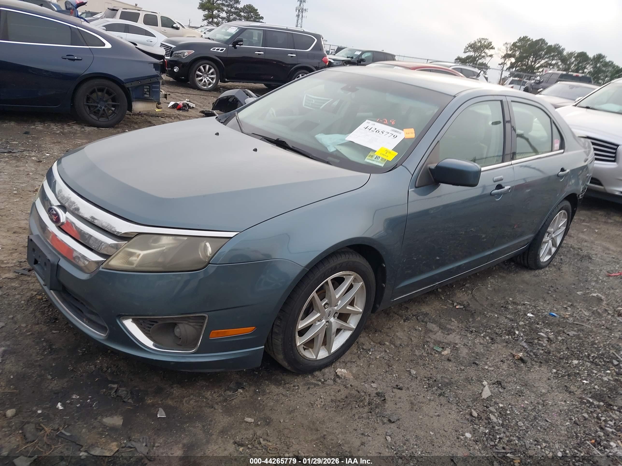 FORD FUSION image 2