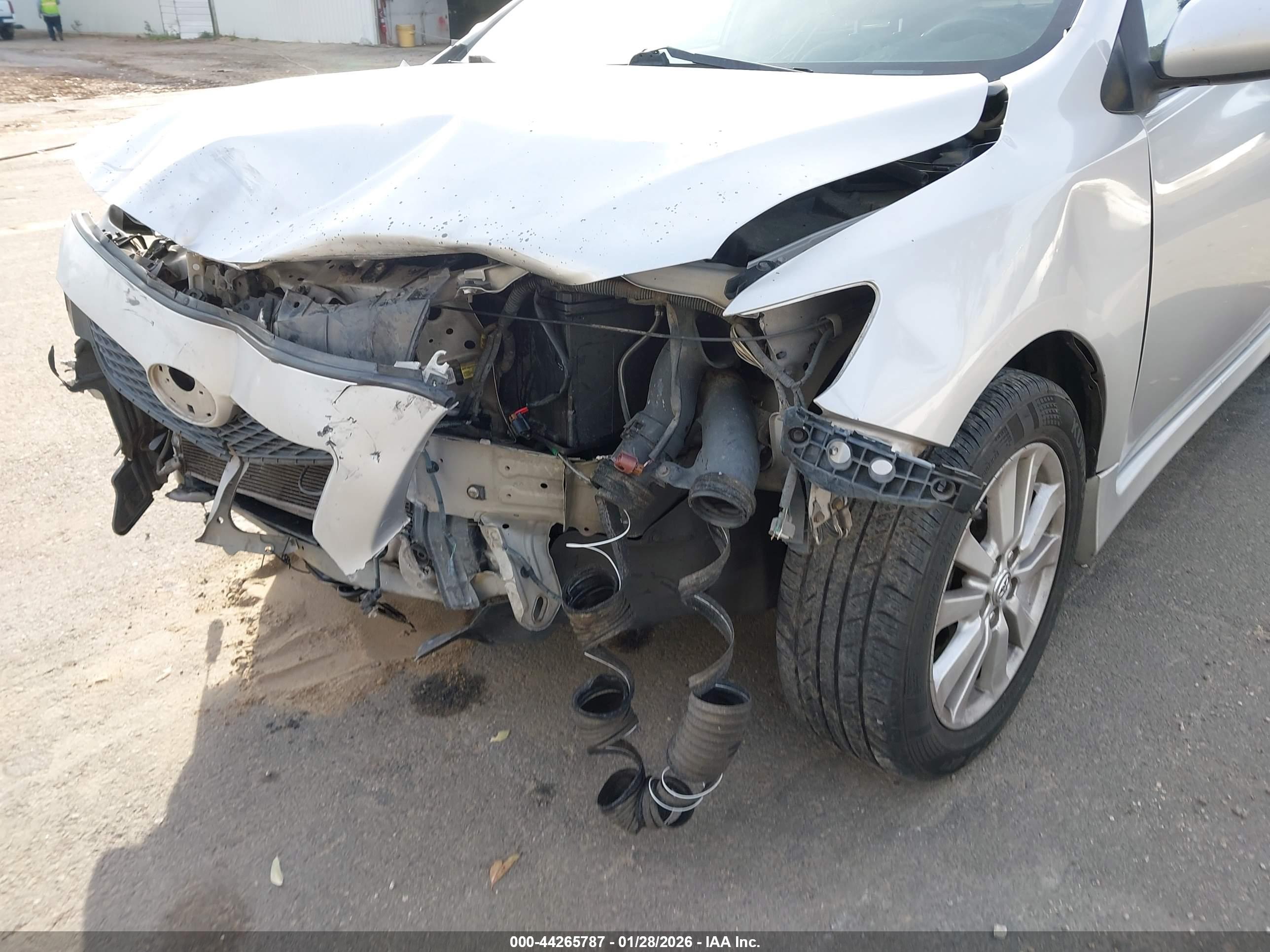 TOYOTA COROLLA image 6