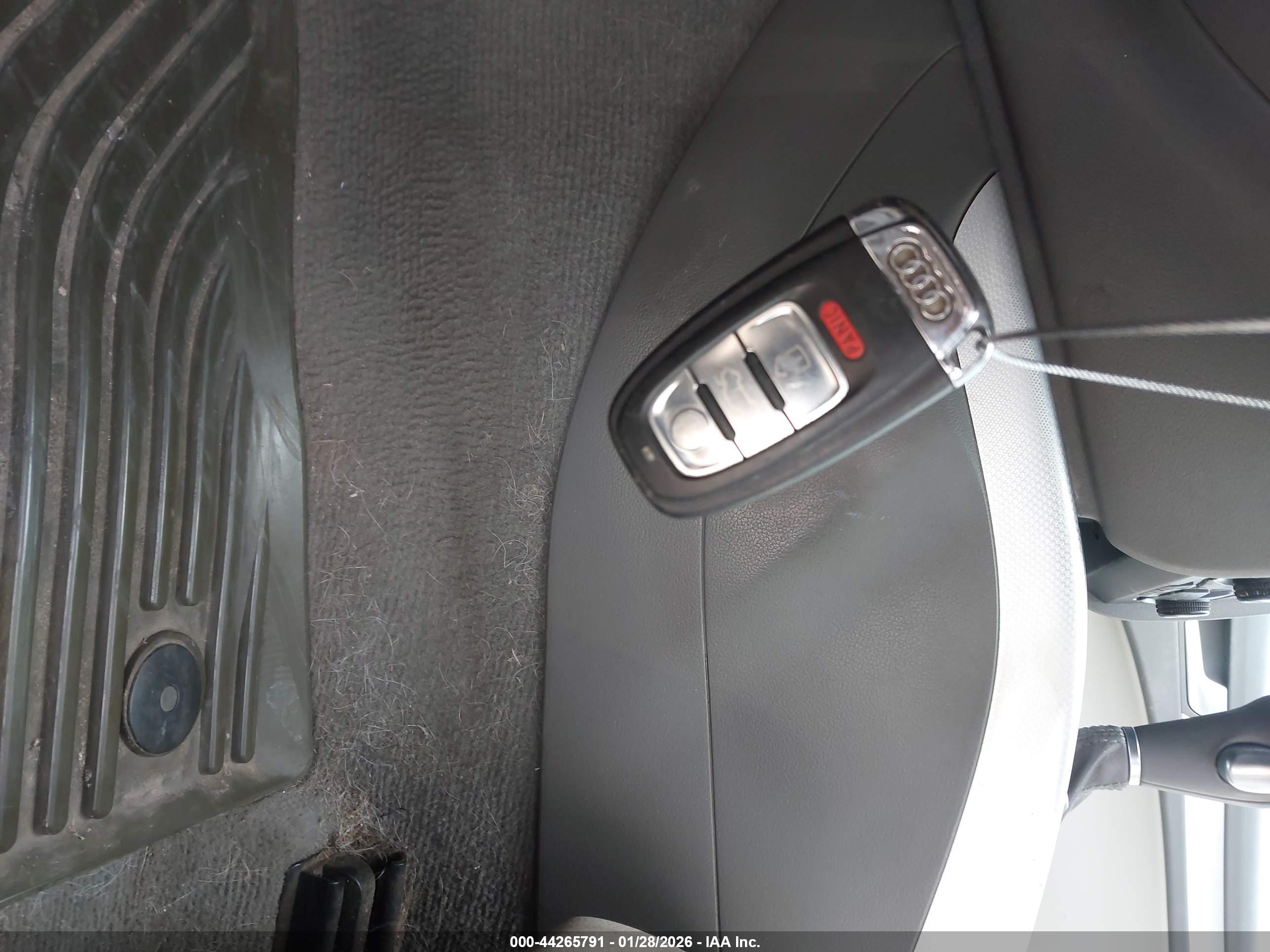 AUDI A4 image 11