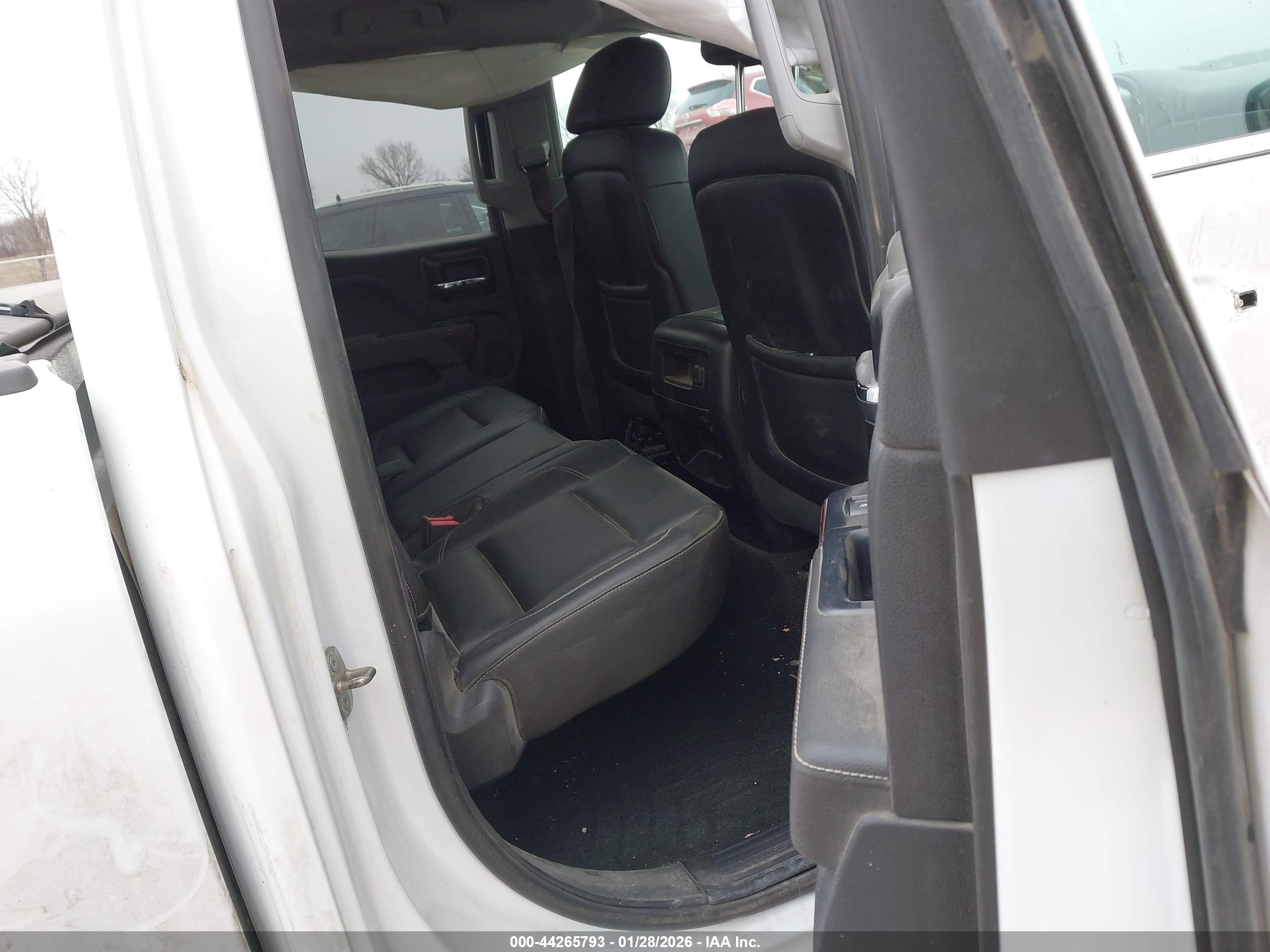 GMC SIERRA image 8