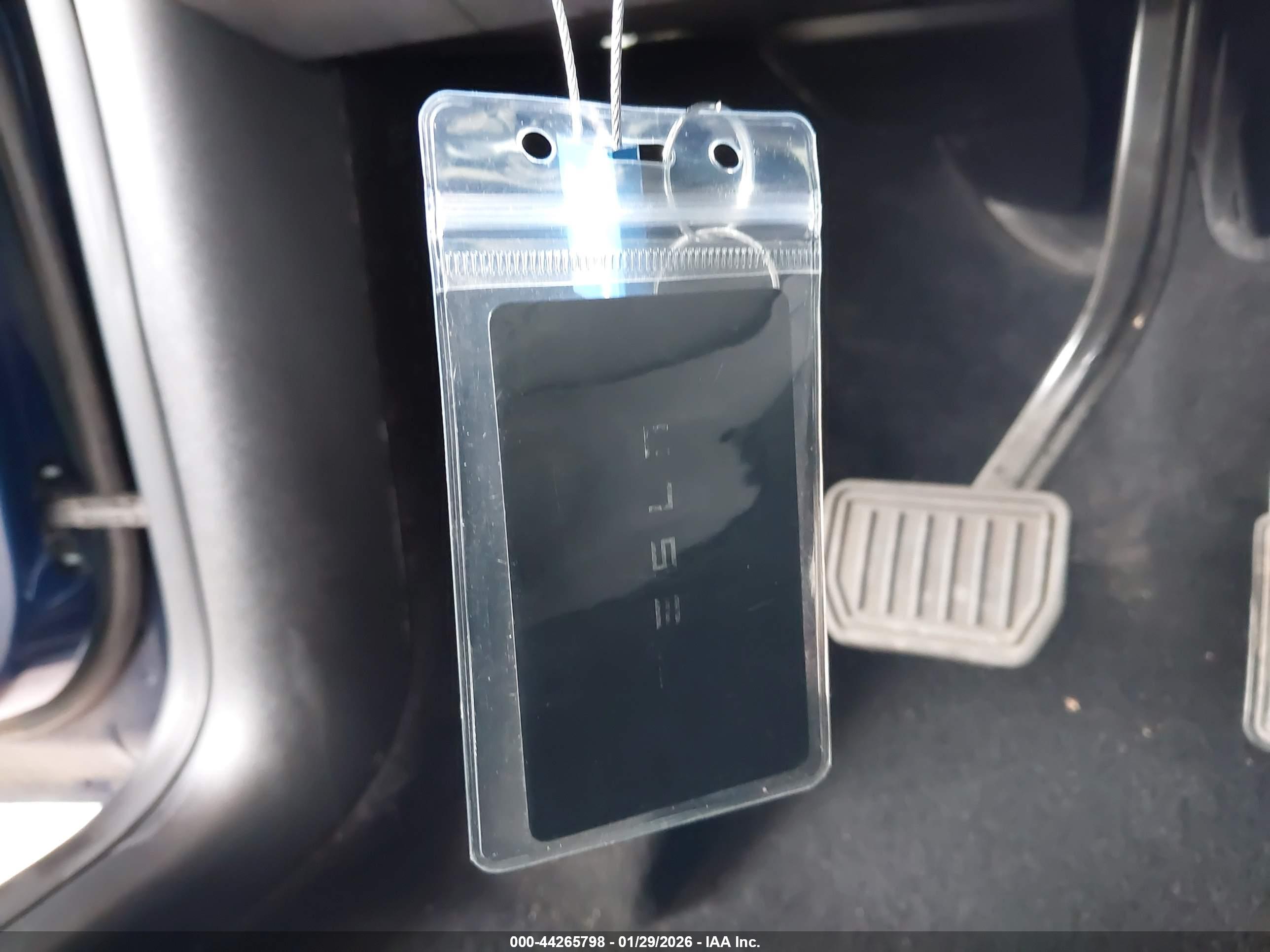 TESLA MODEL image 11