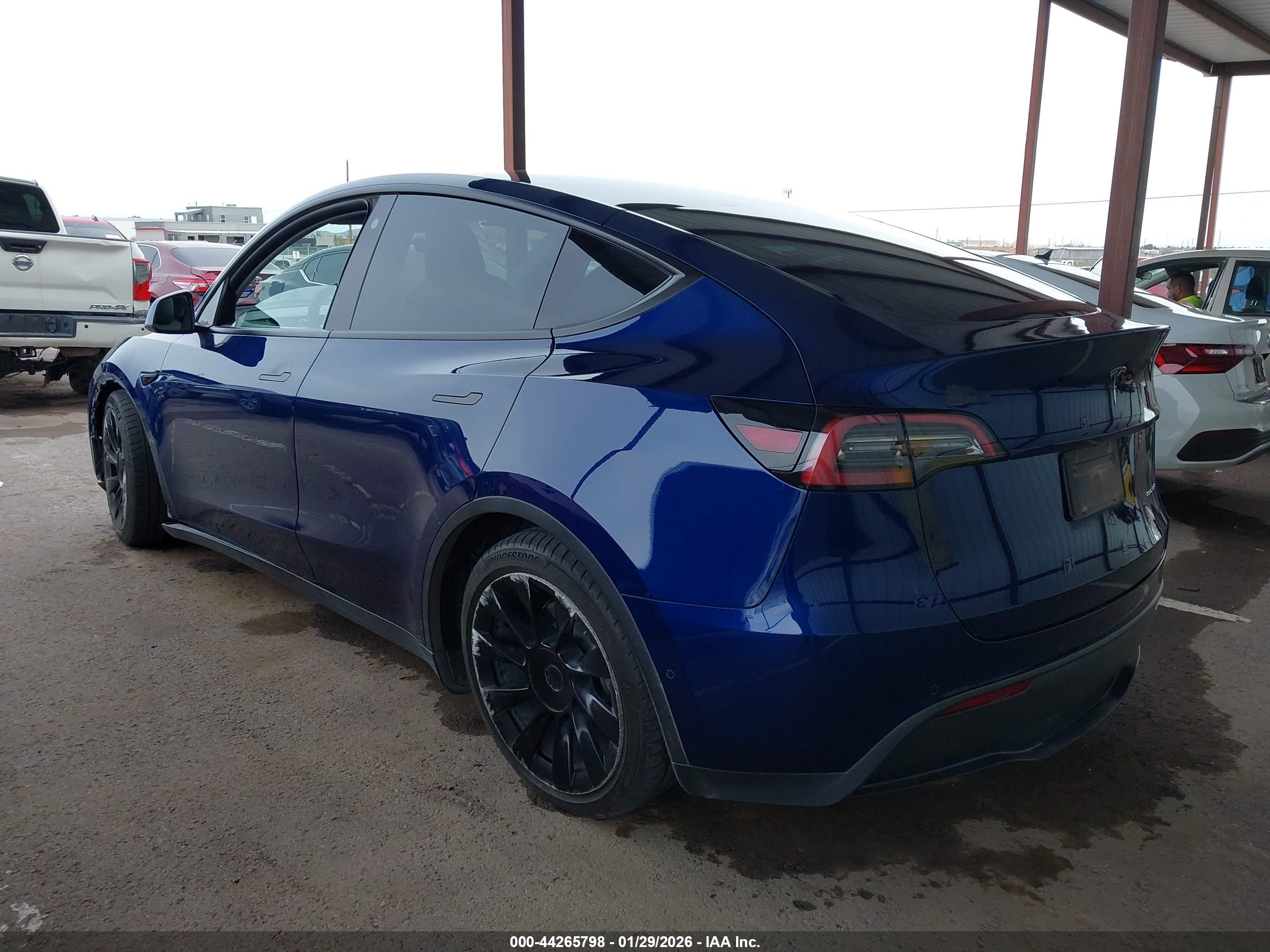TESLA MODEL image 3