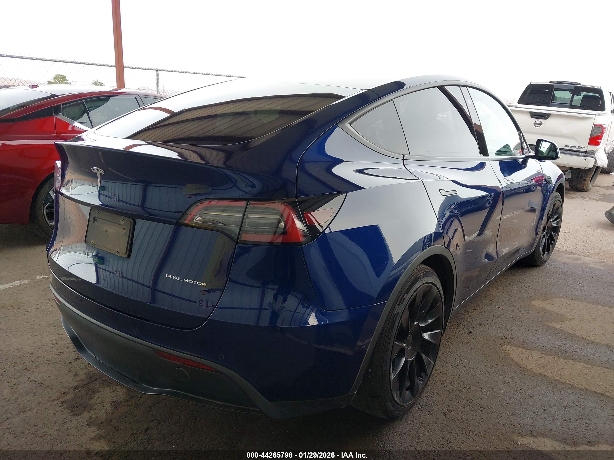 TESLA MODEL image 4