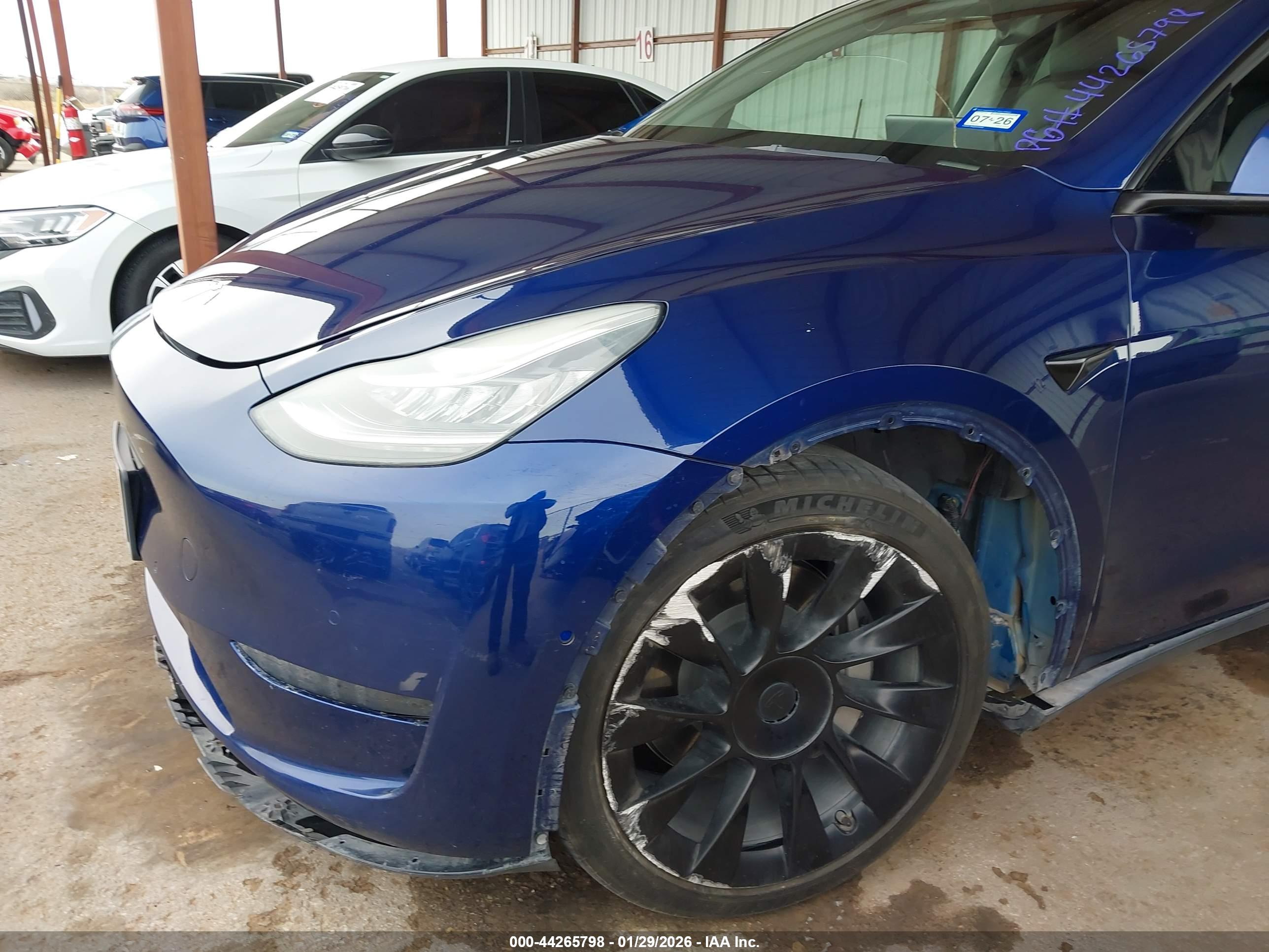 TESLA MODEL image 6