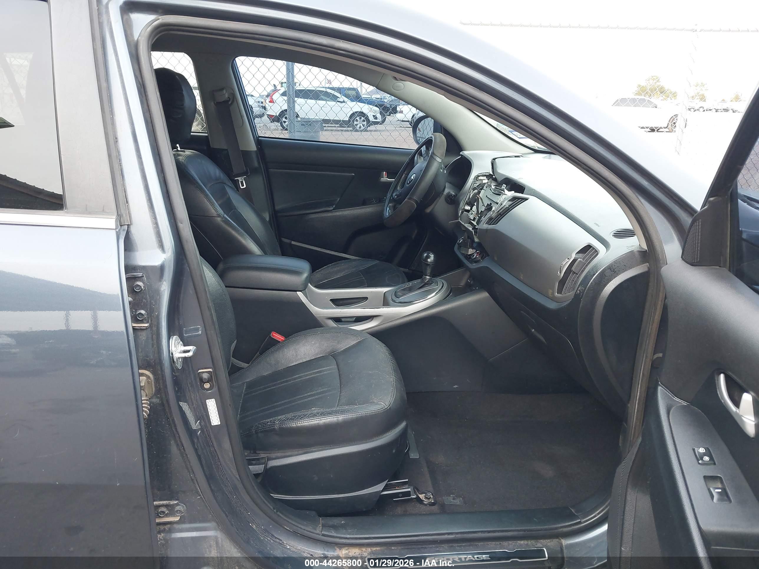 KIA SPORTAGE image 5