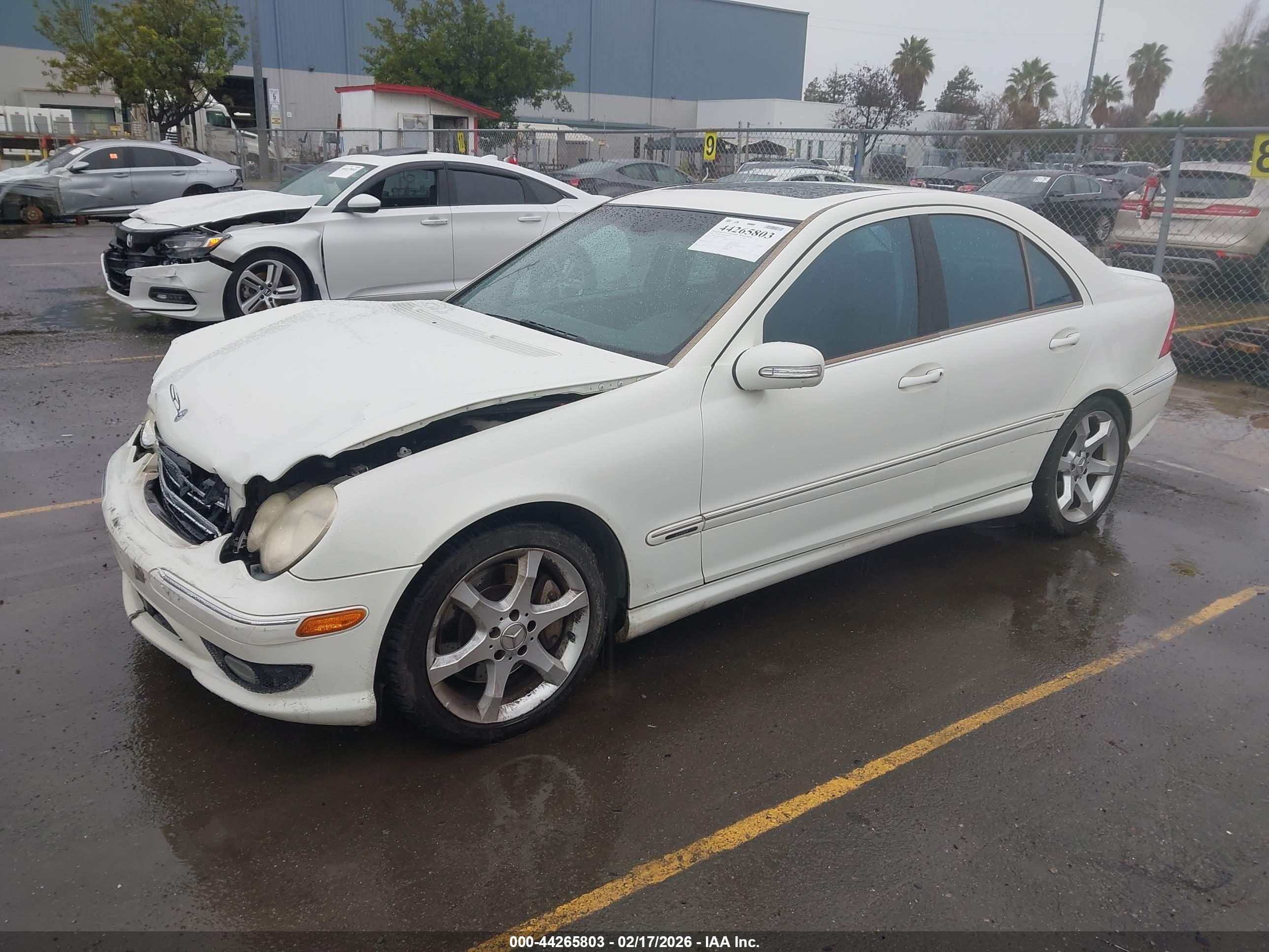 MERCEDES-BENZ C image 2