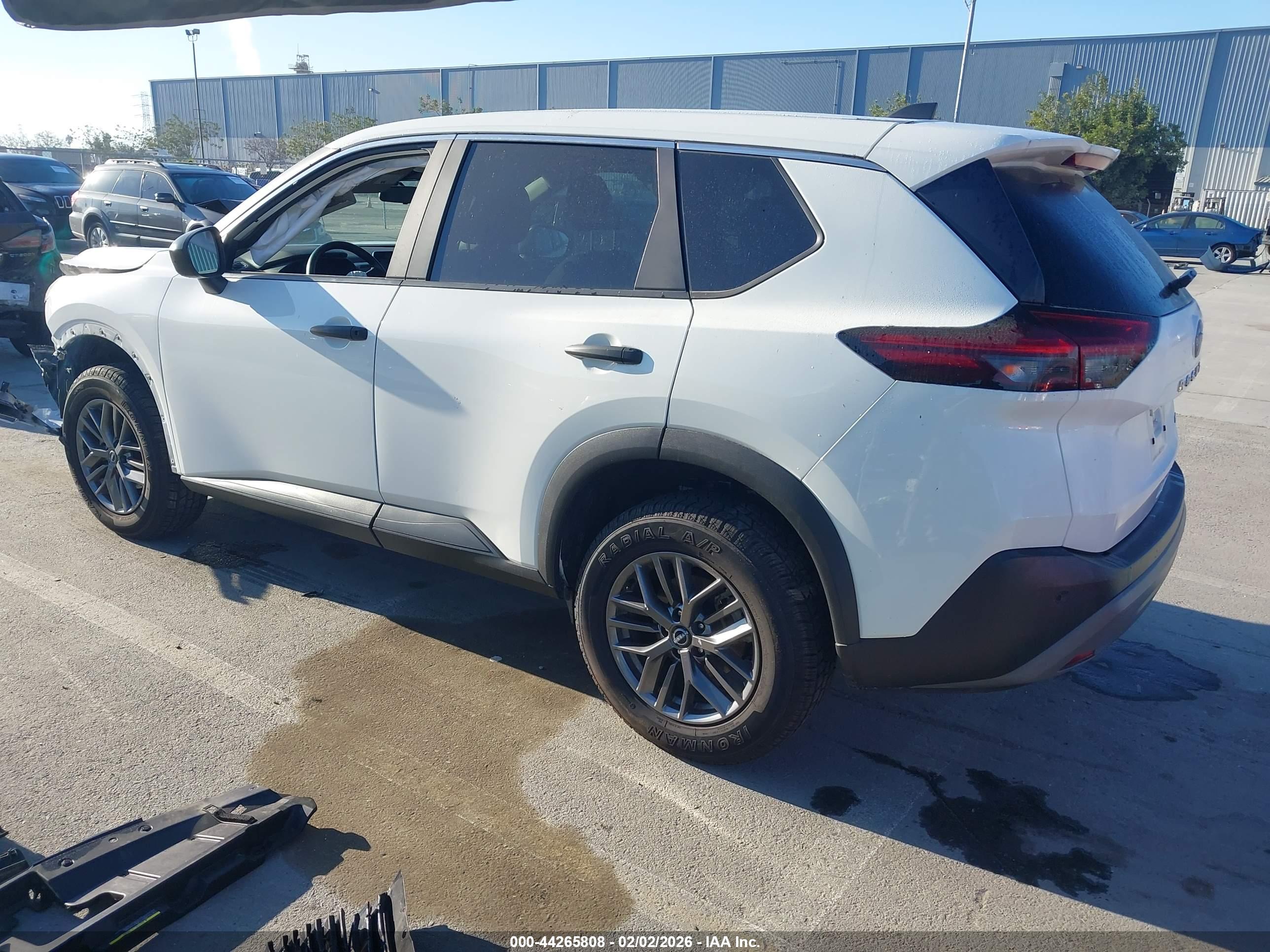 NISSAN ROGUE image 3