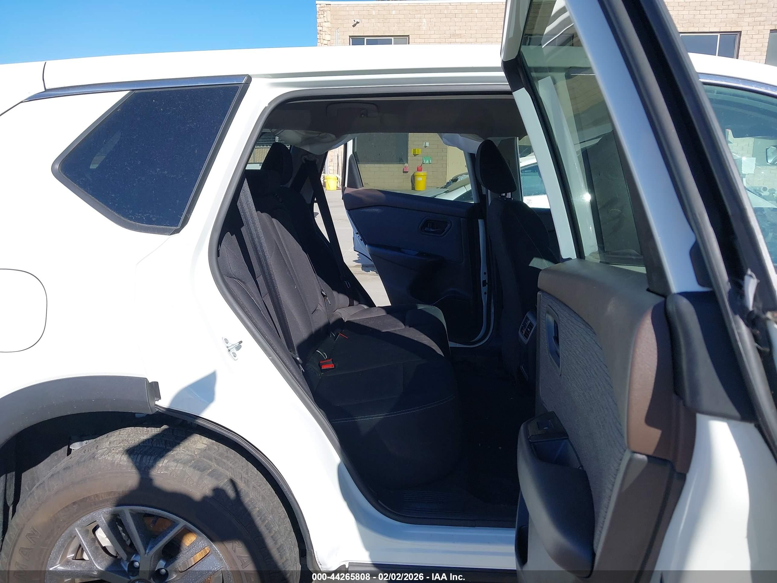 NISSAN ROGUE image 8