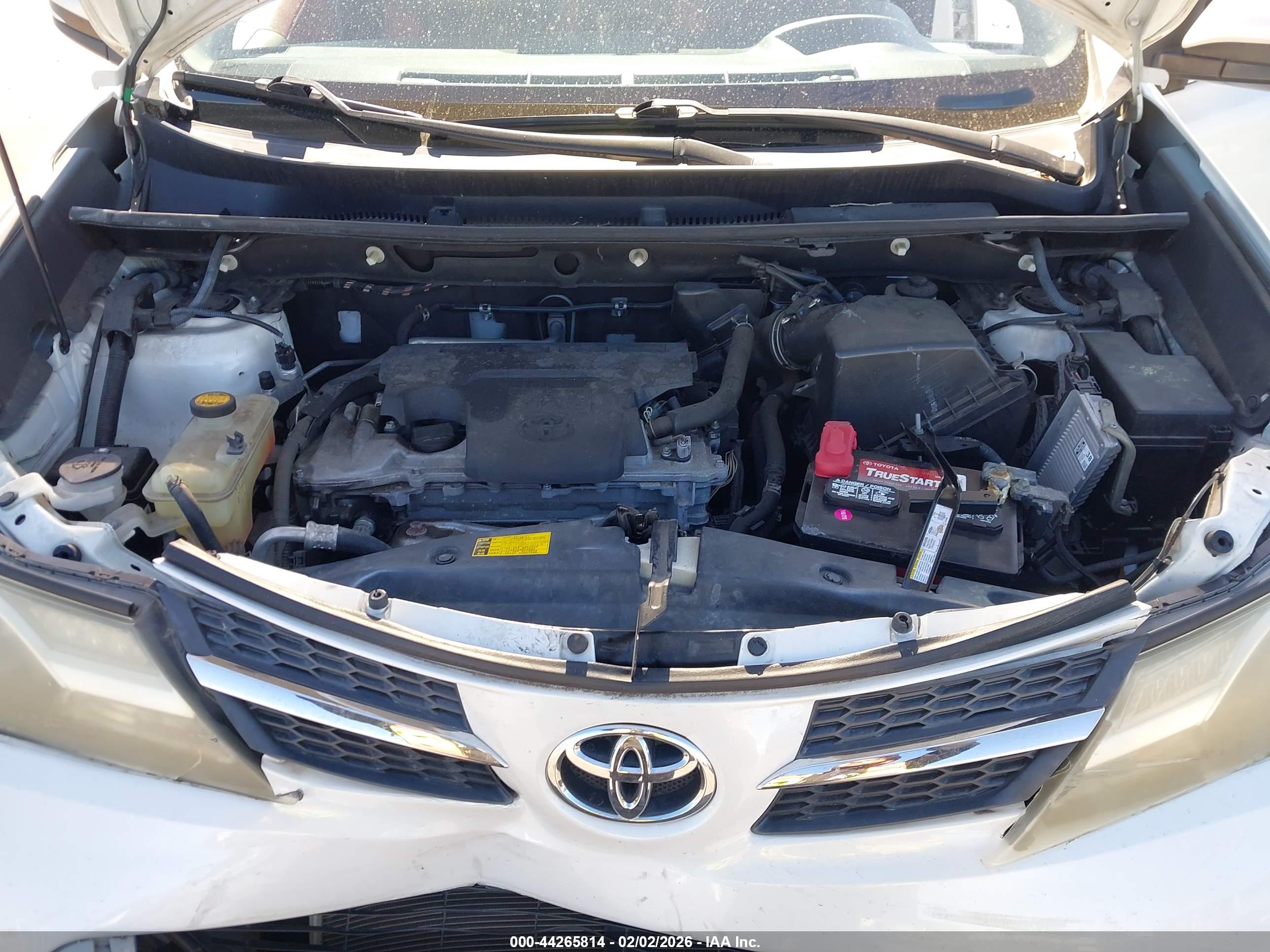 TOYOTA RAV4 image 10