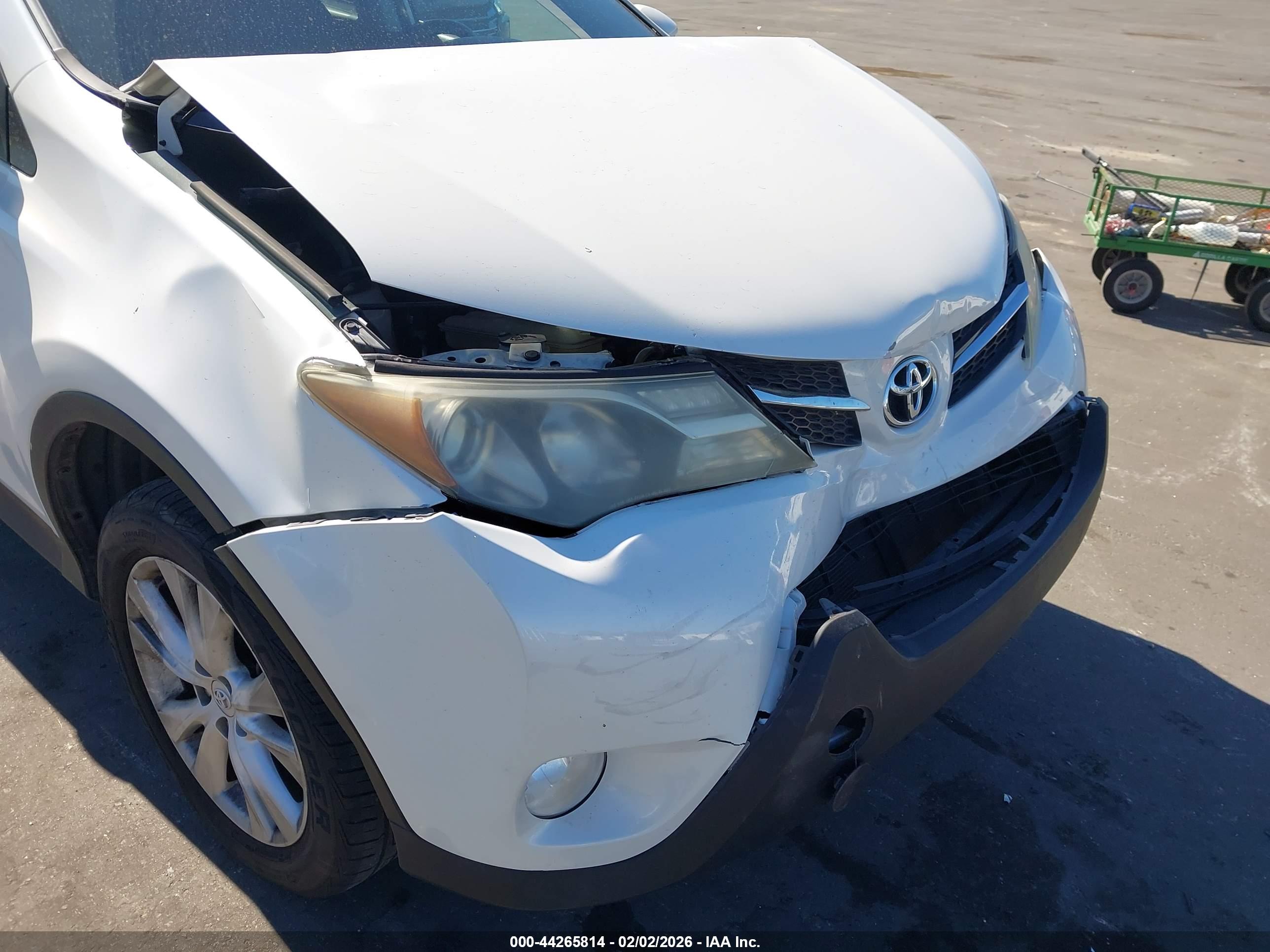 TOYOTA RAV4 image 6