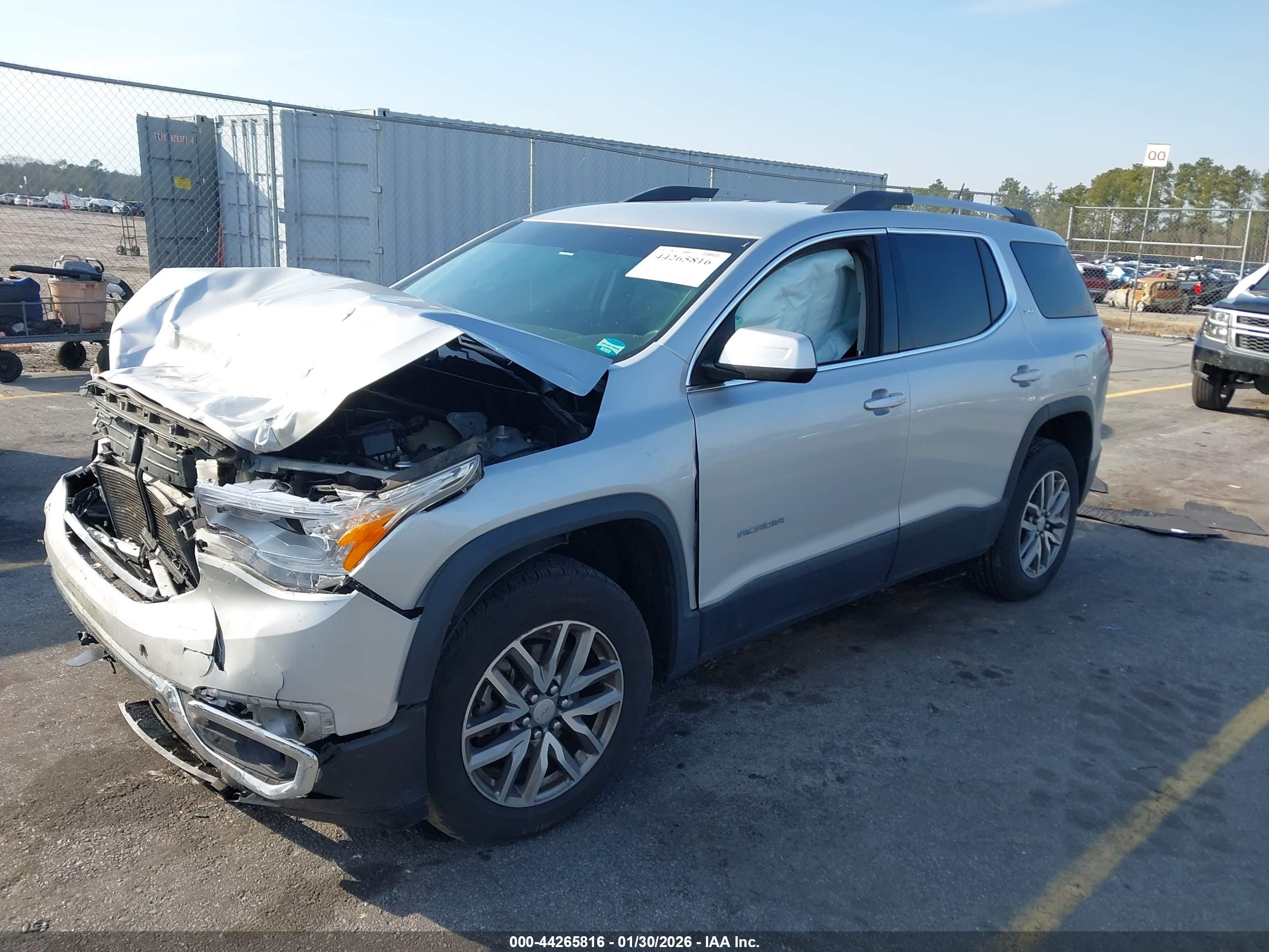 GMC ACADIA image 2