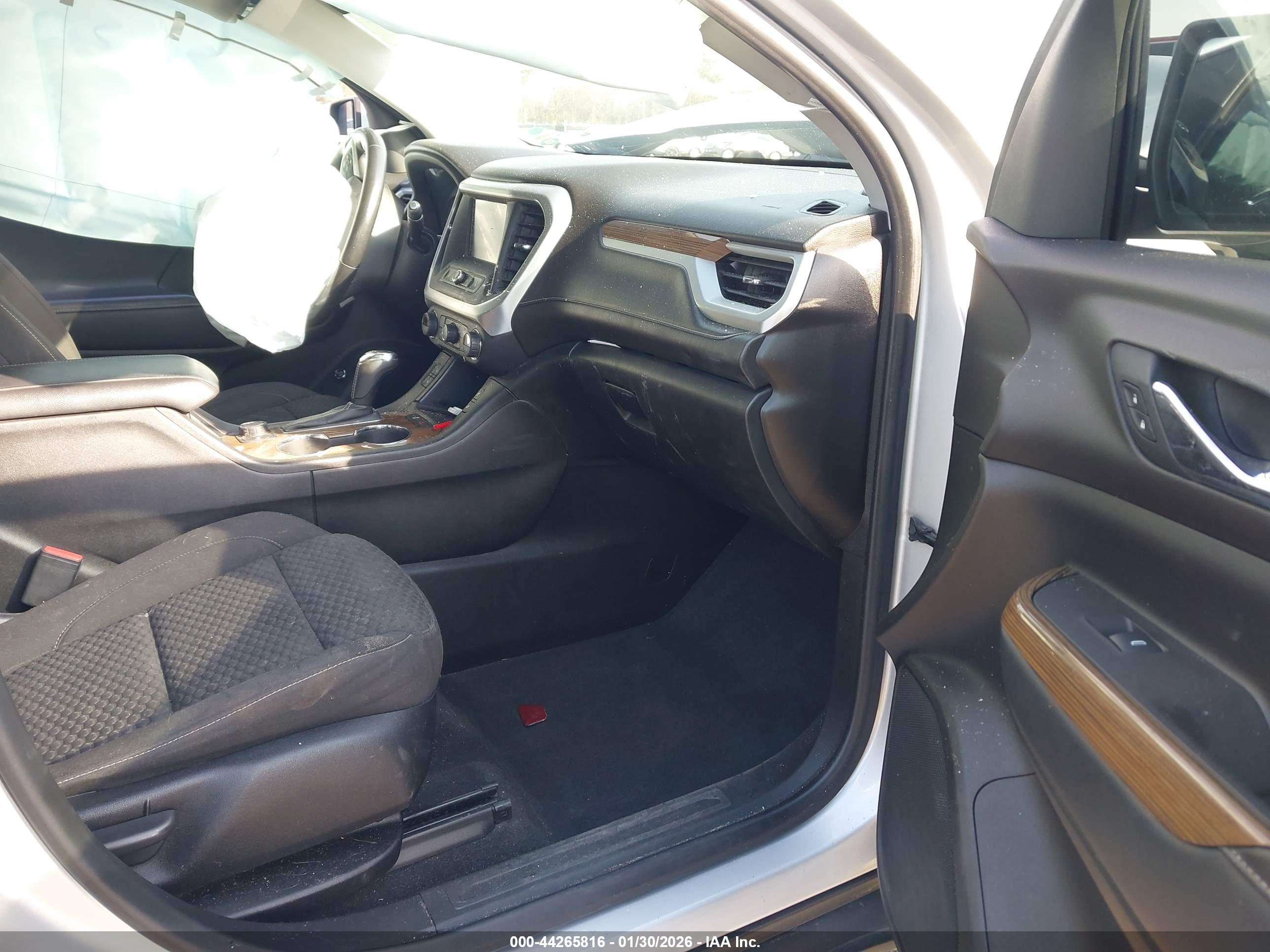 GMC ACADIA image 5