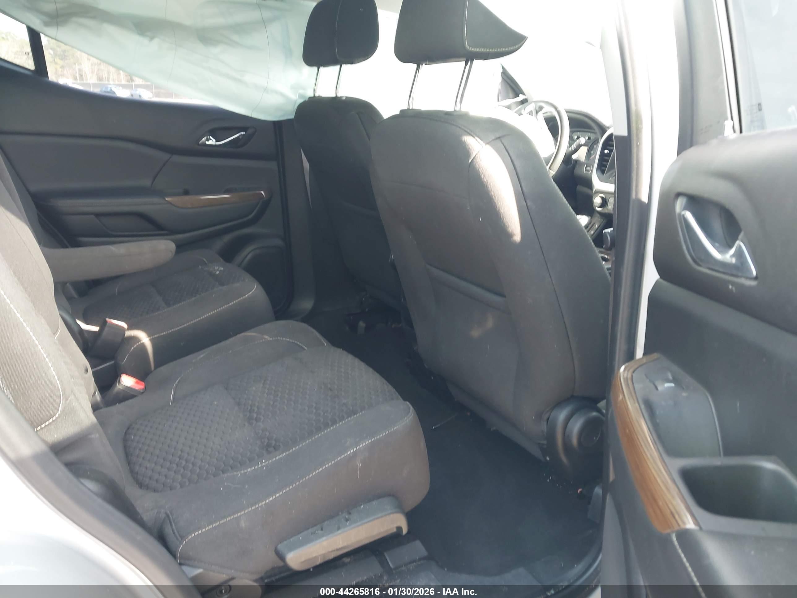 GMC ACADIA image 8