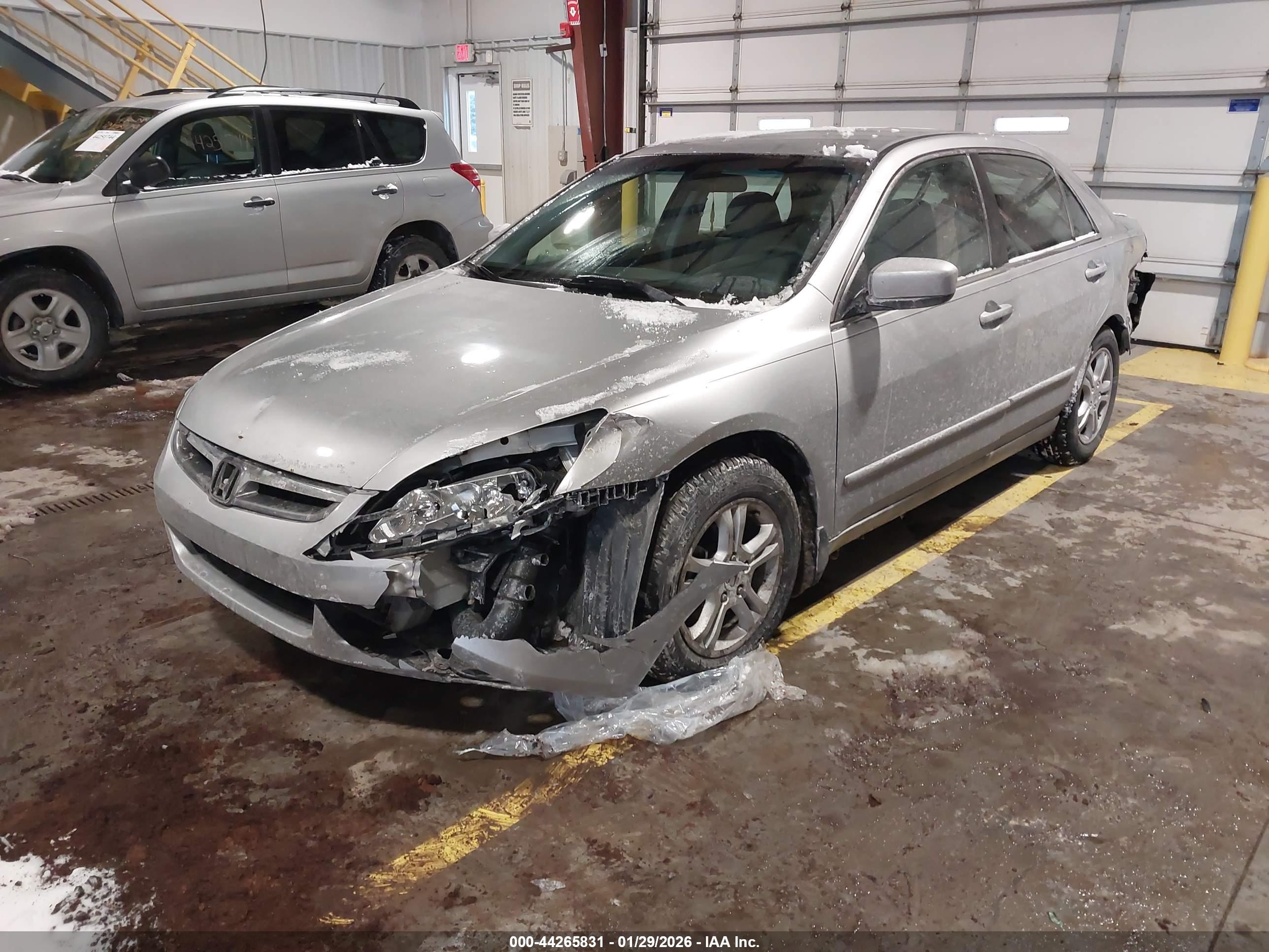 HONDA ACCORD image 2