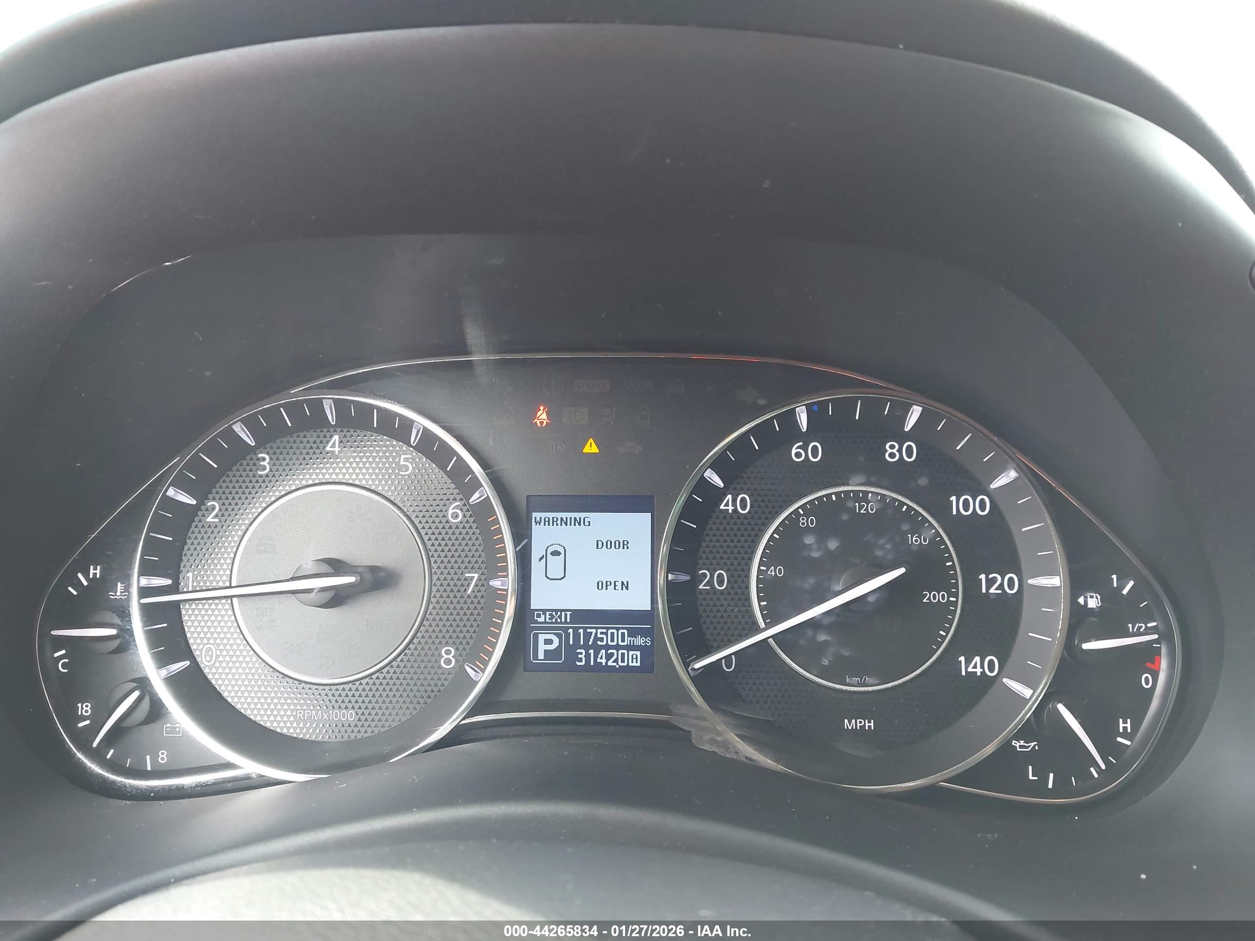 NISSAN ARMADA image 7