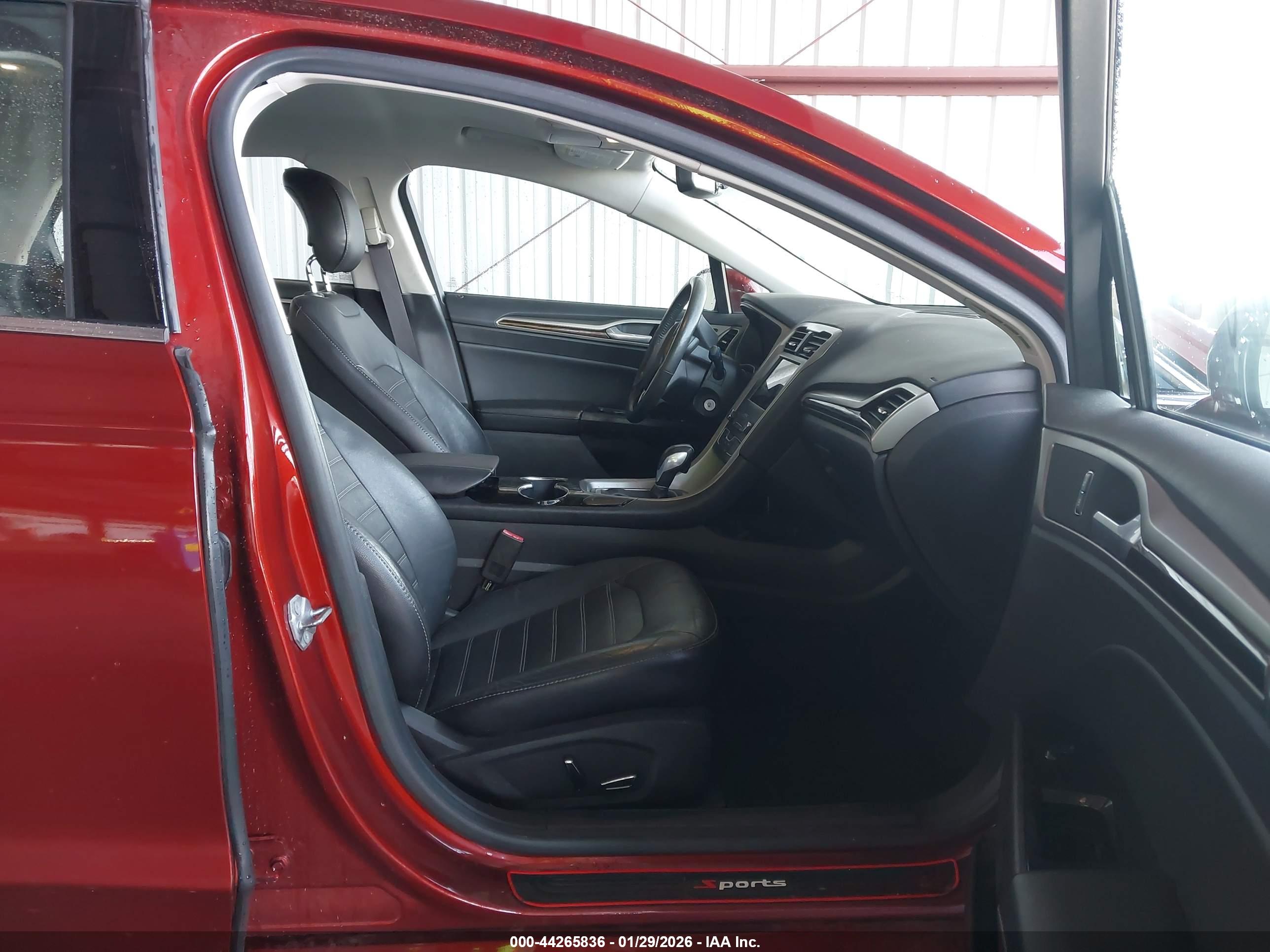 FORD FUSION image 5
