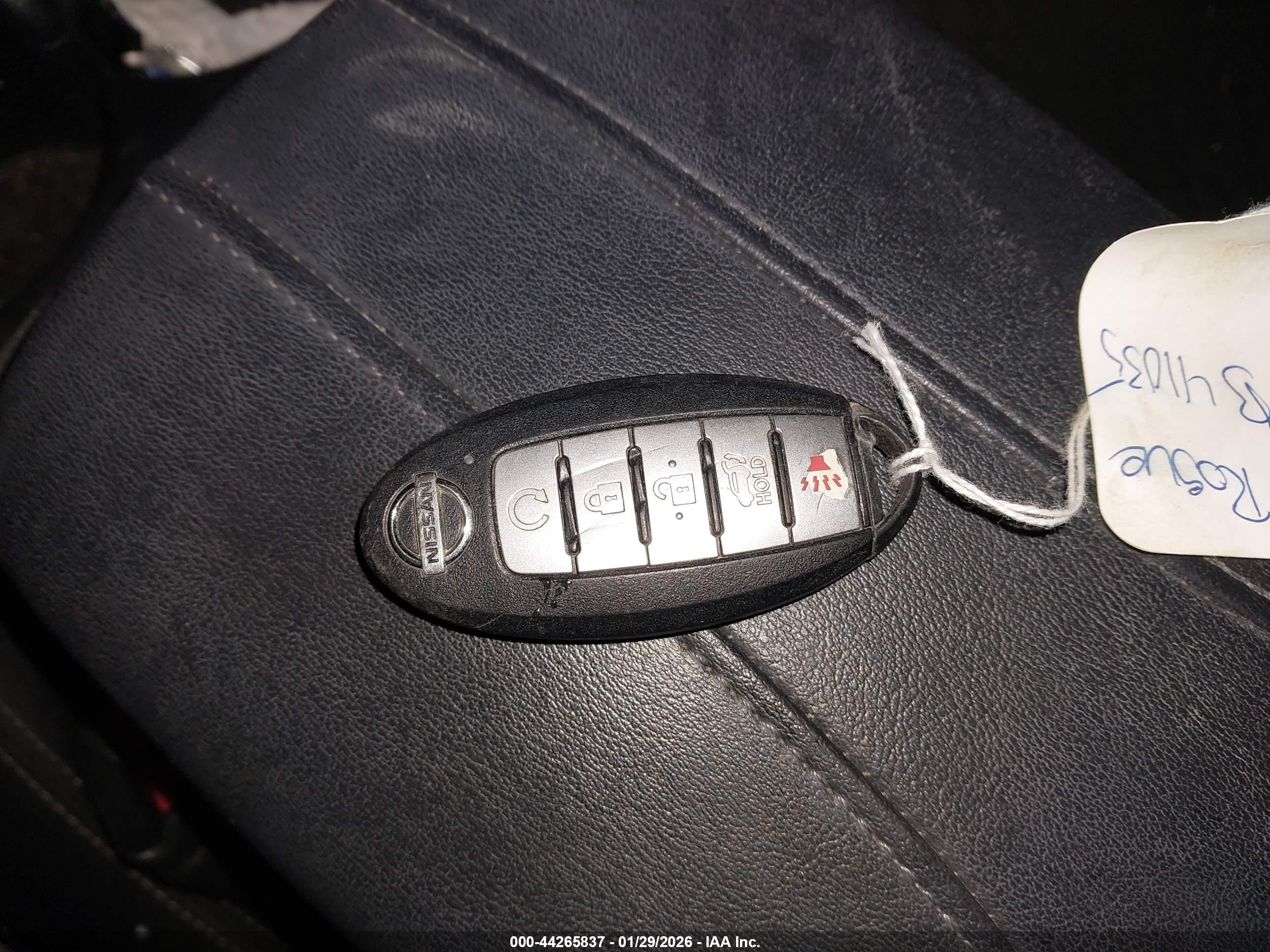 NISSAN ROGUE image 11