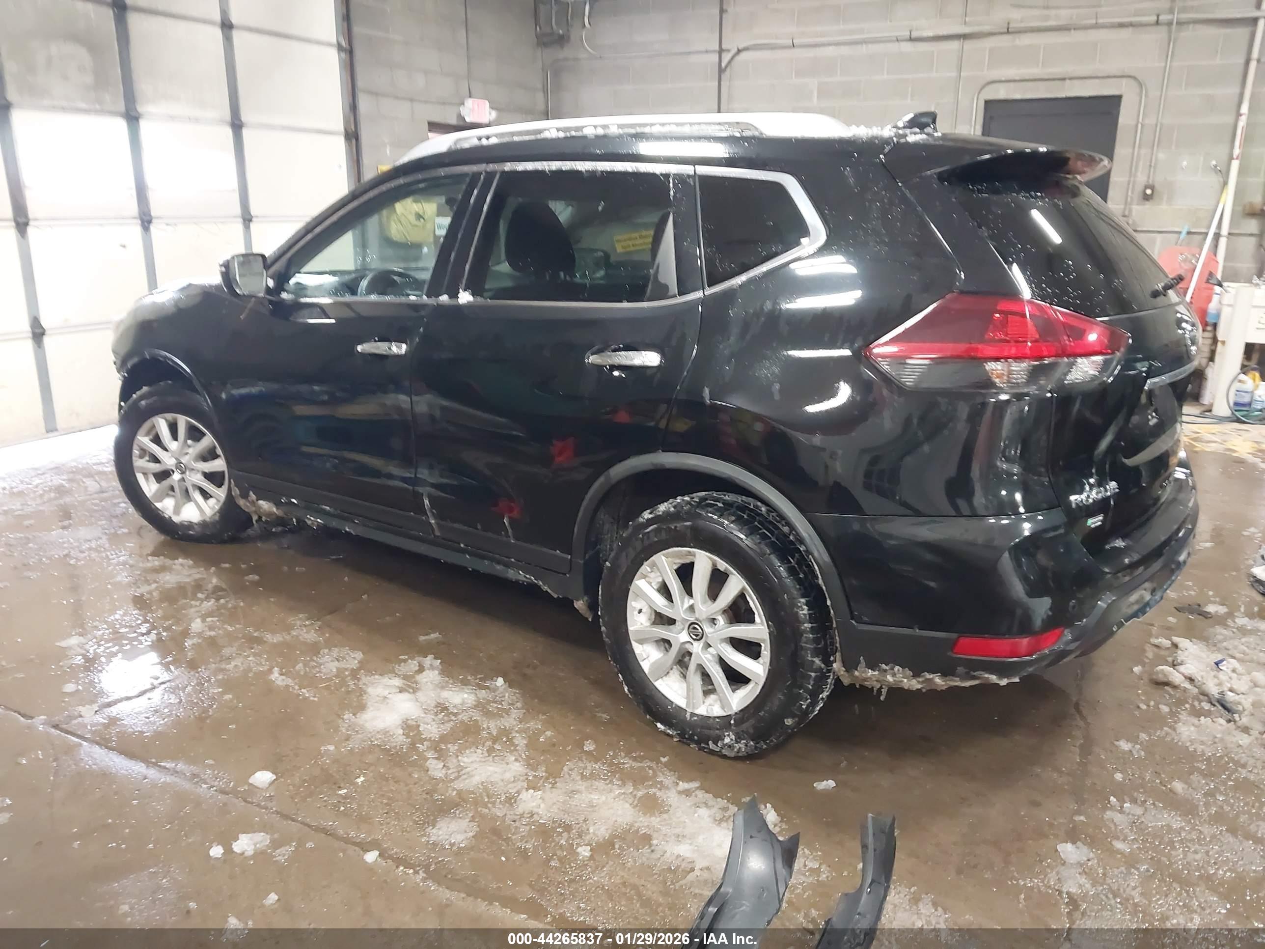 NISSAN ROGUE image 3
