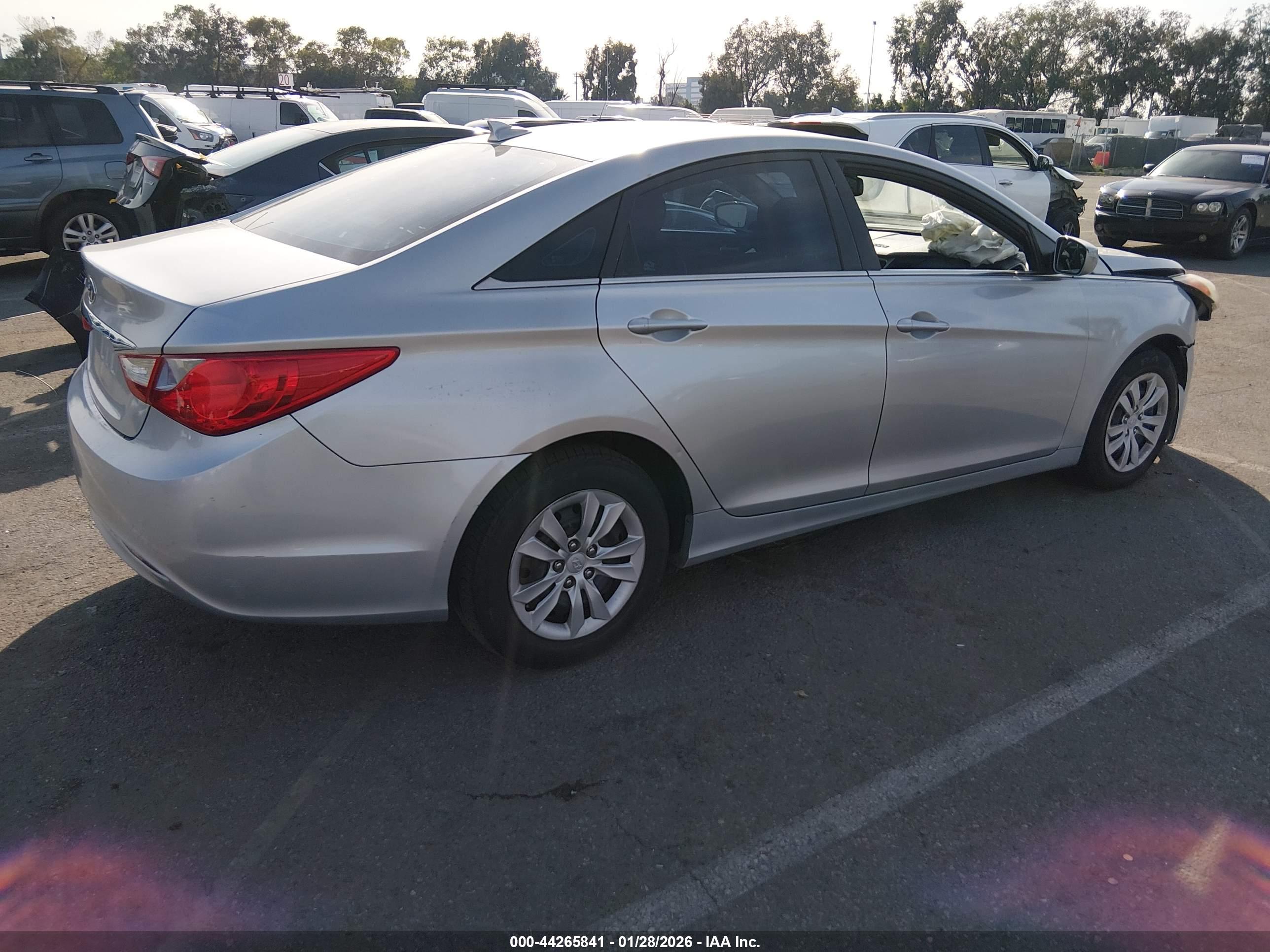 HYUNDAI SONATA image 4