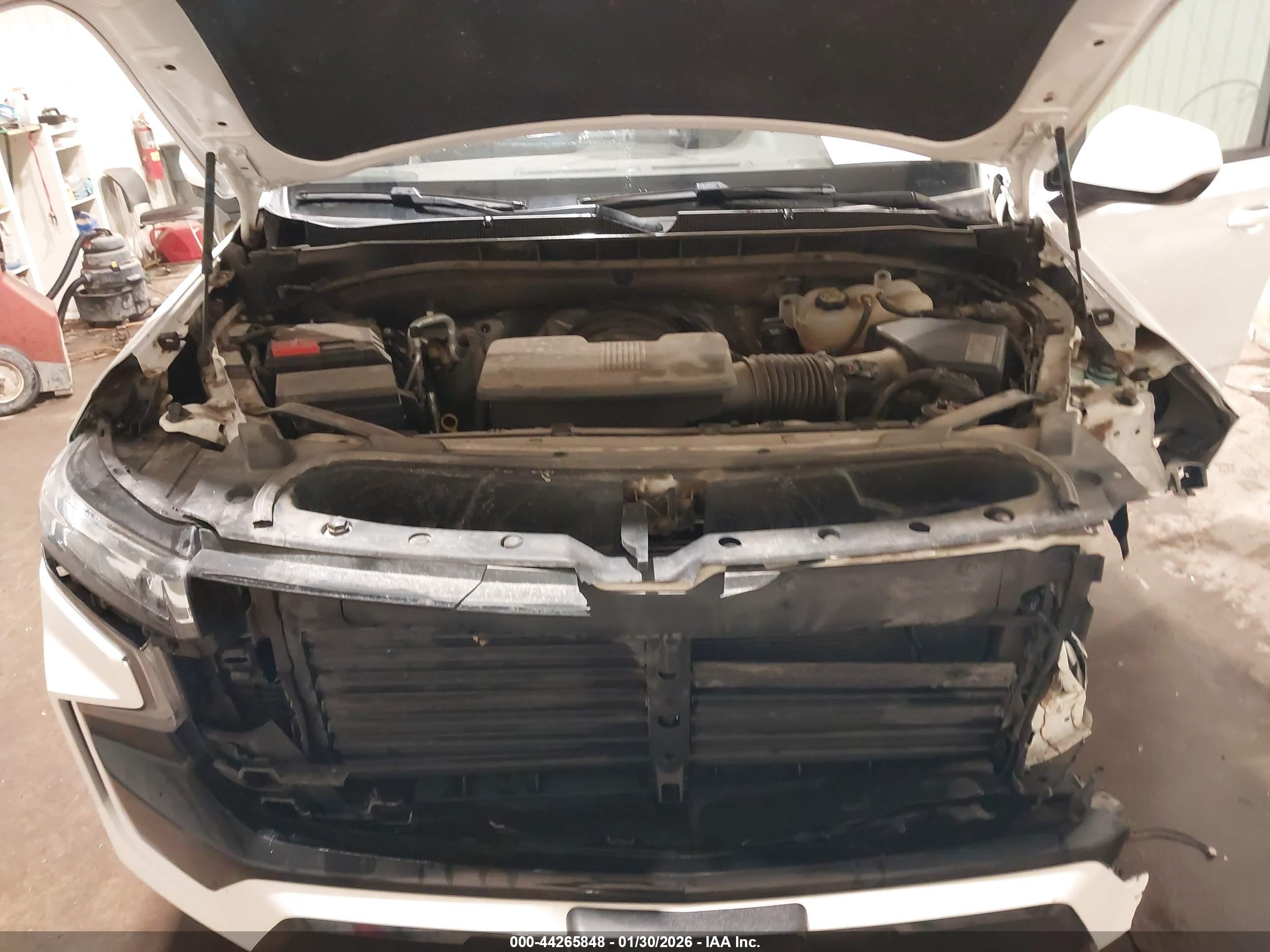 CHEVROLET SUBURBAN image 10
