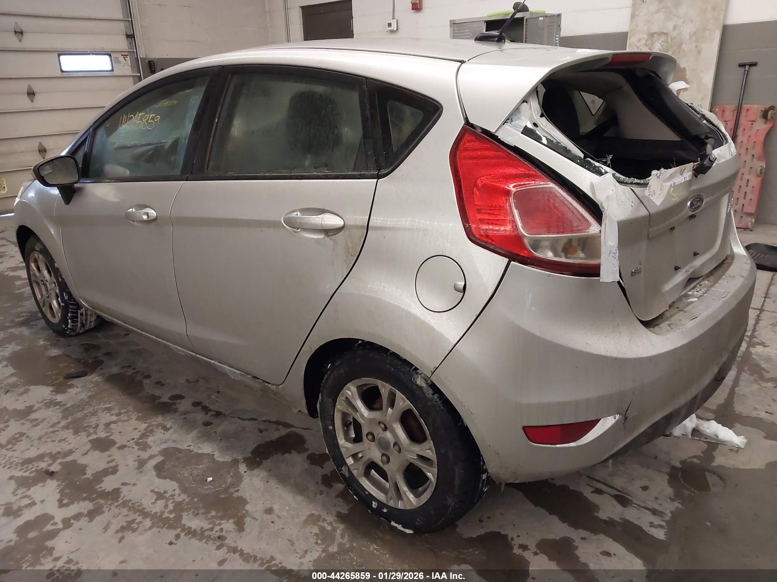 FORD FIESTA image 3
