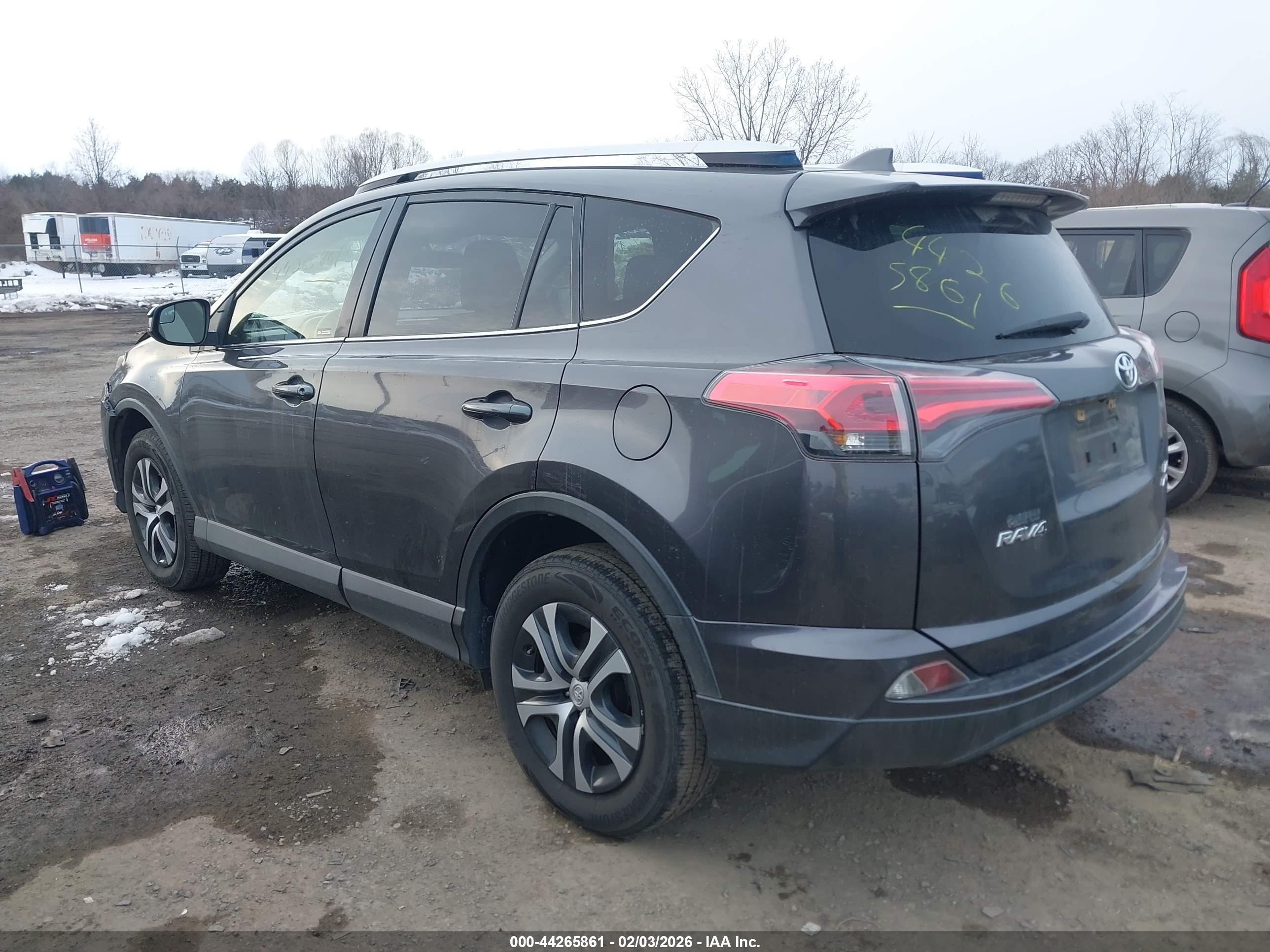 TOYOTA RAV4 image 3