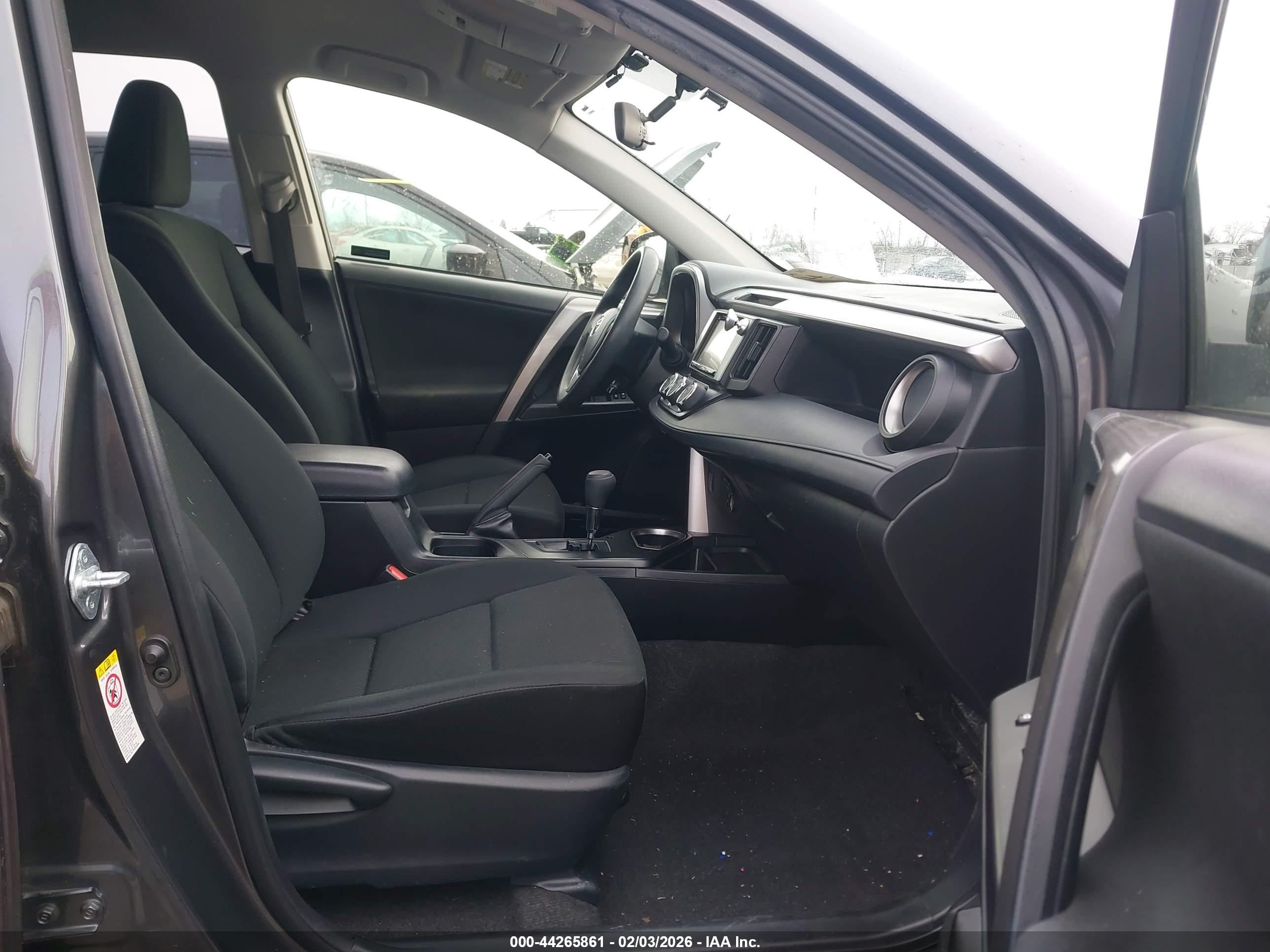 TOYOTA RAV4 image 5