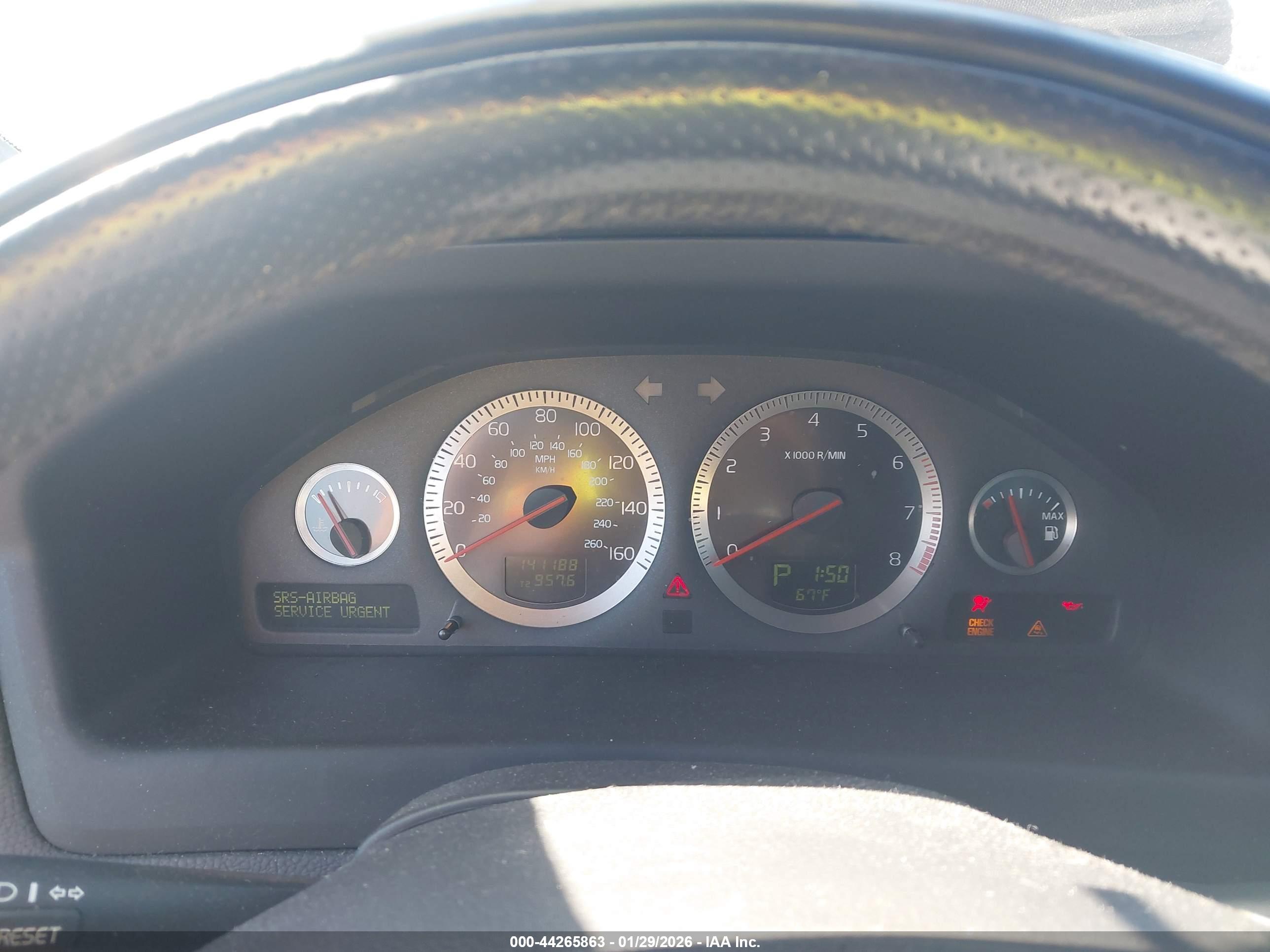 VOLVO S60 image 7