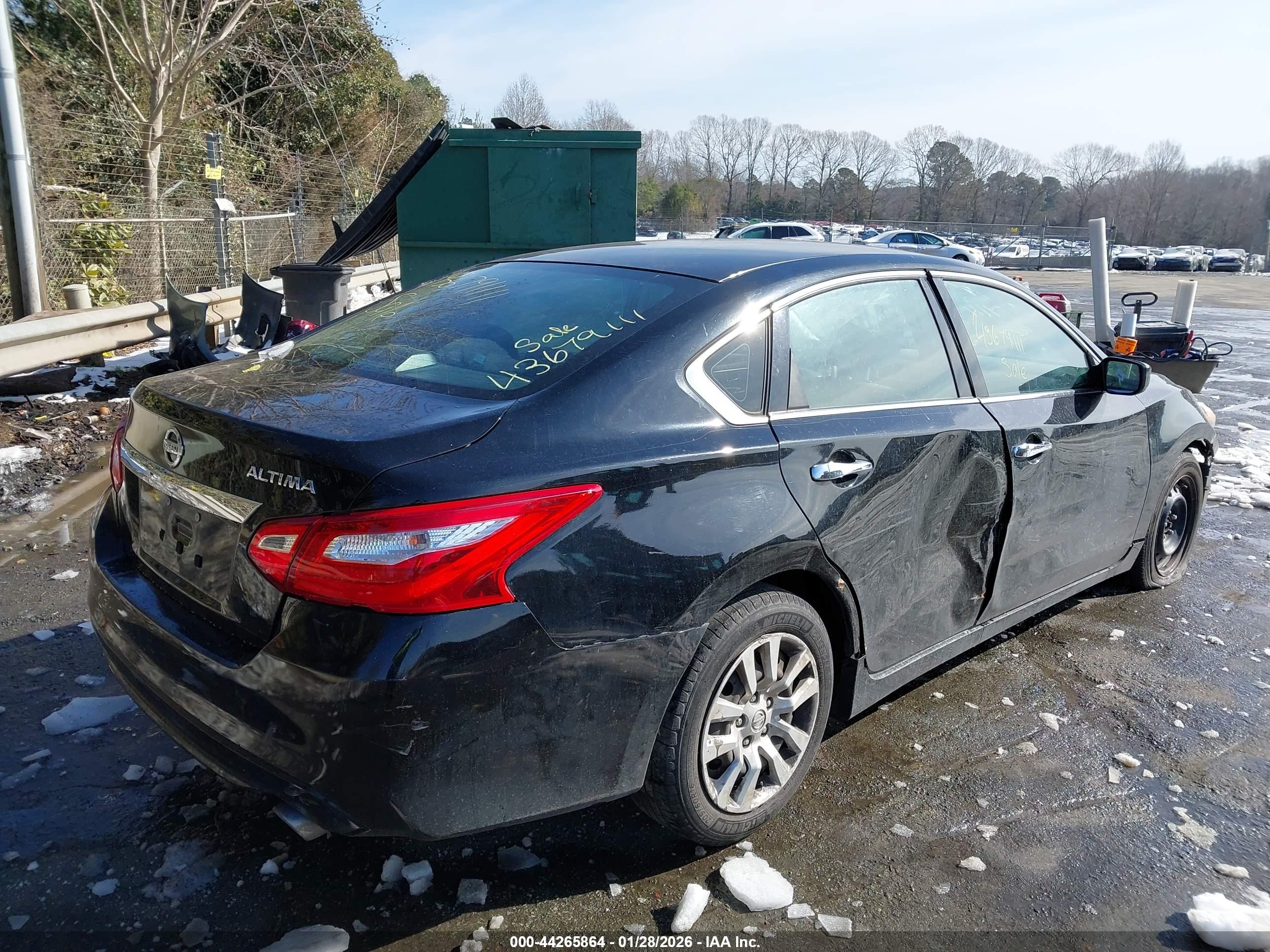 NISSAN ALTIMA image 4