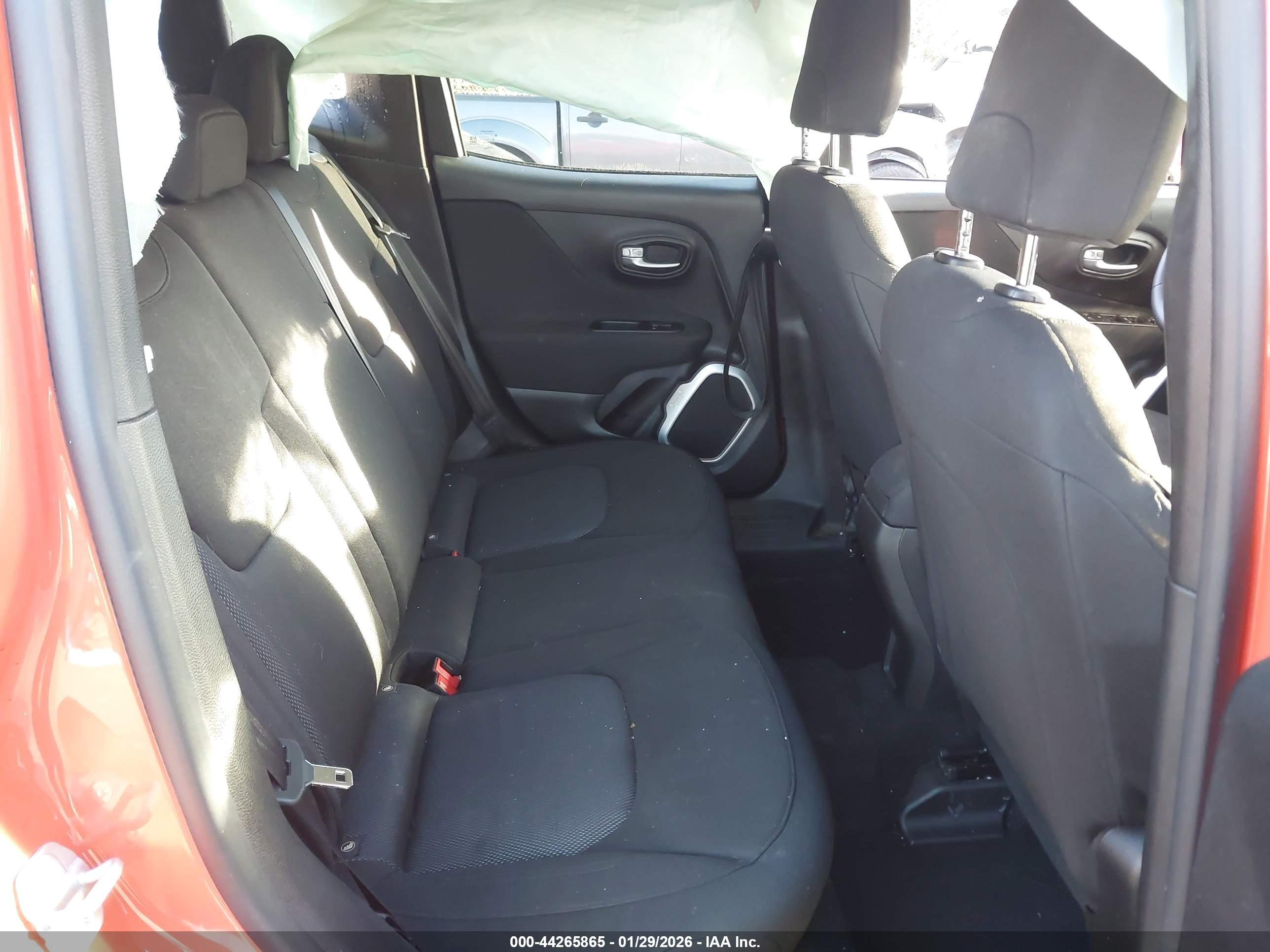 JEEP RENEGADE image 8