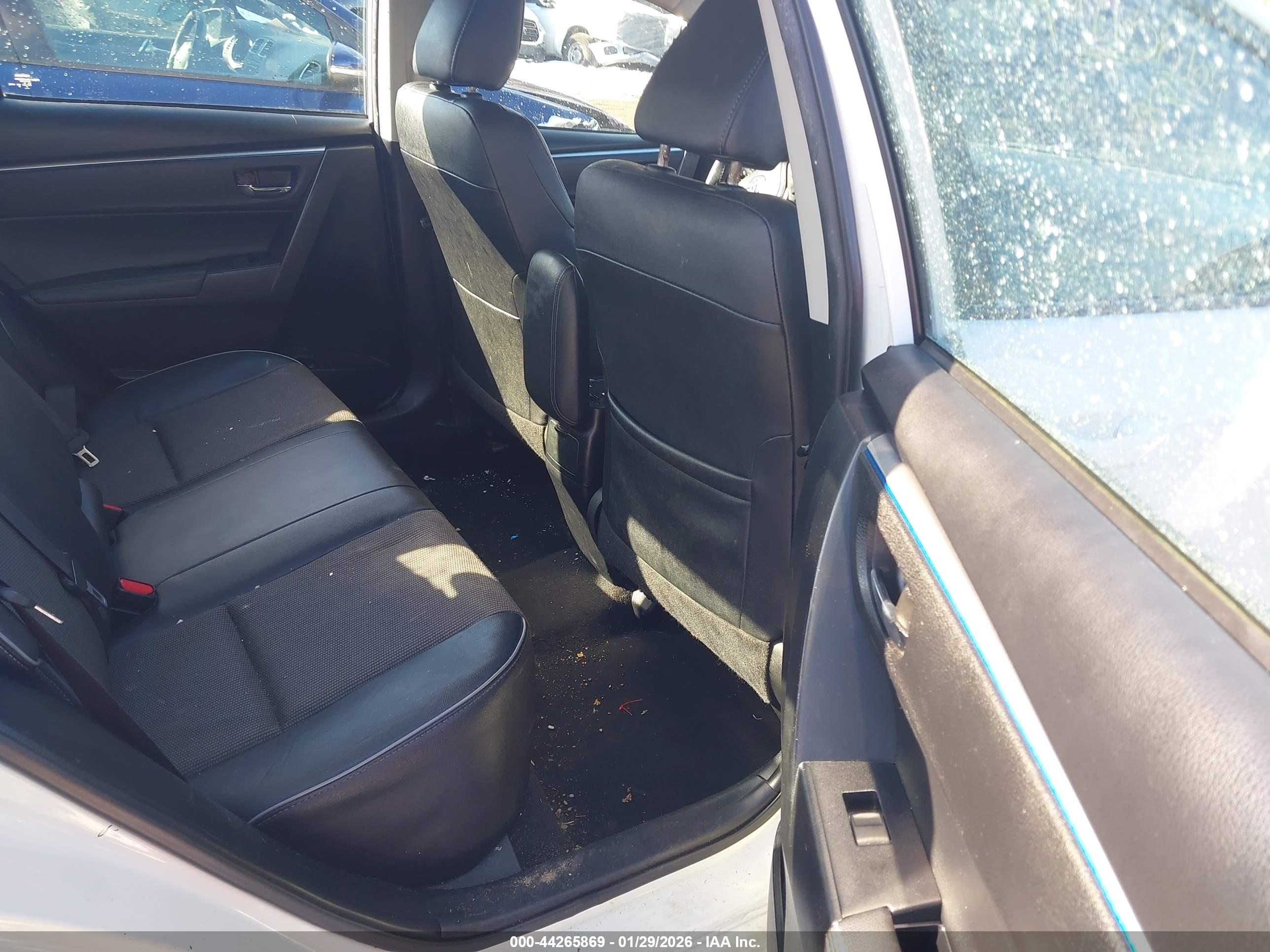 TOYOTA COROLLA image 8
