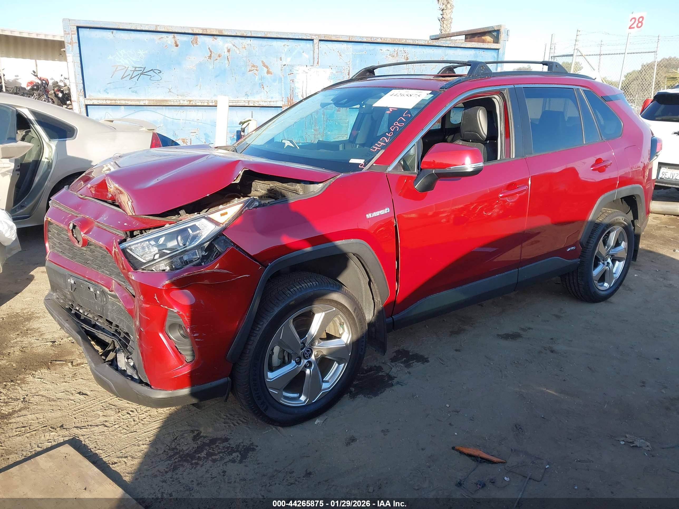 TOYOTA RAV4 image 2