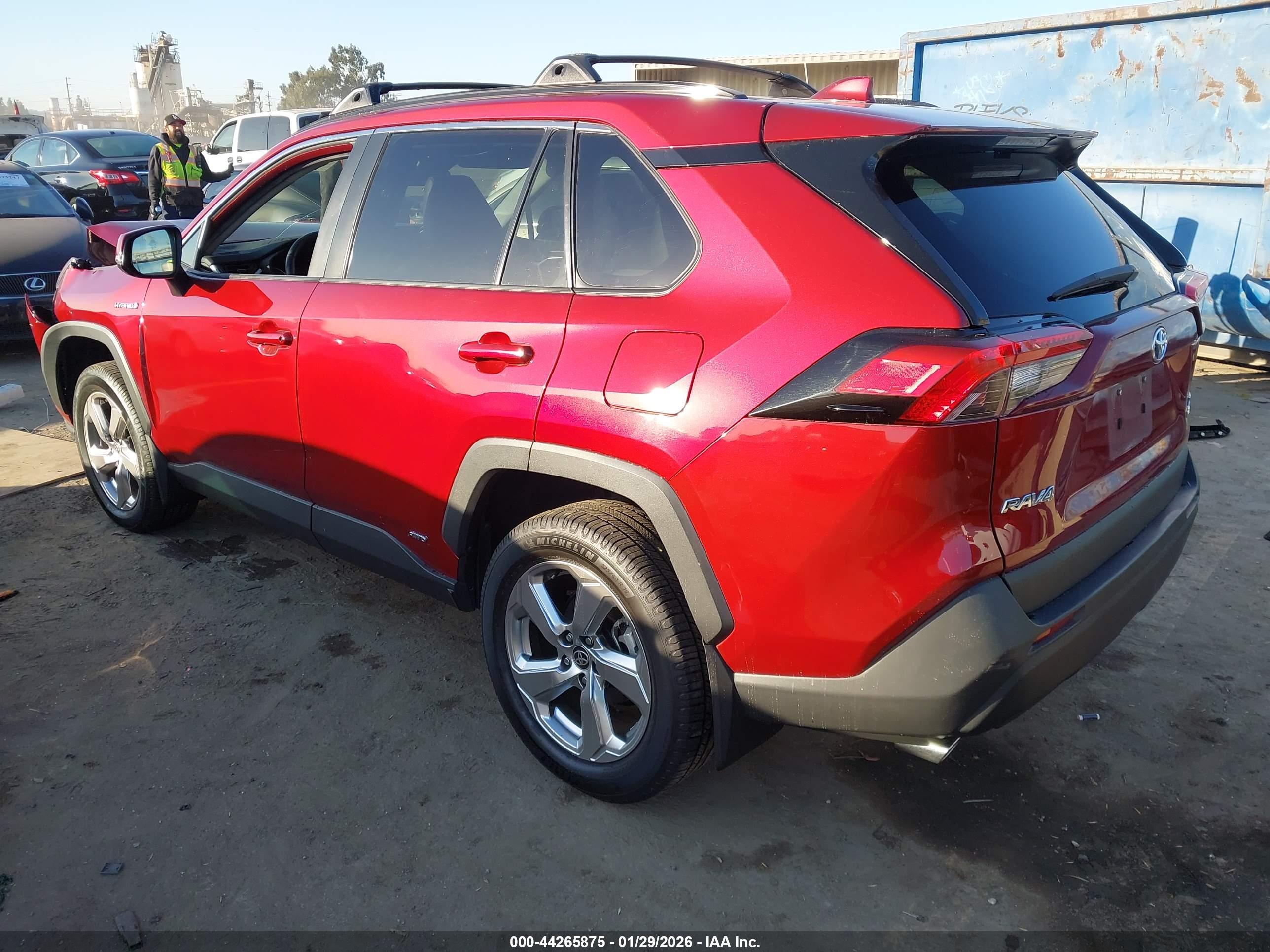 TOYOTA RAV4 image 3