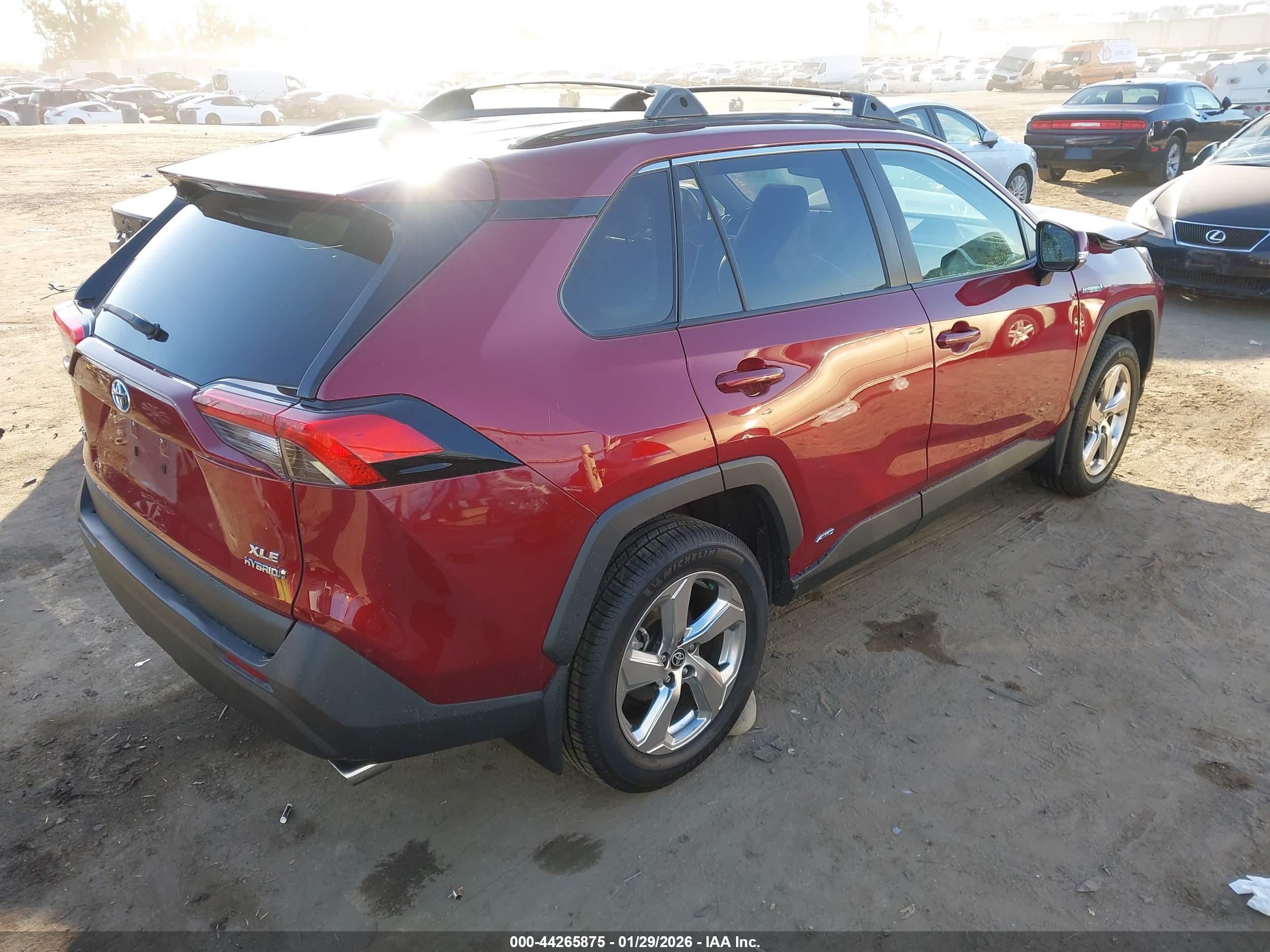 TOYOTA RAV4 image 4