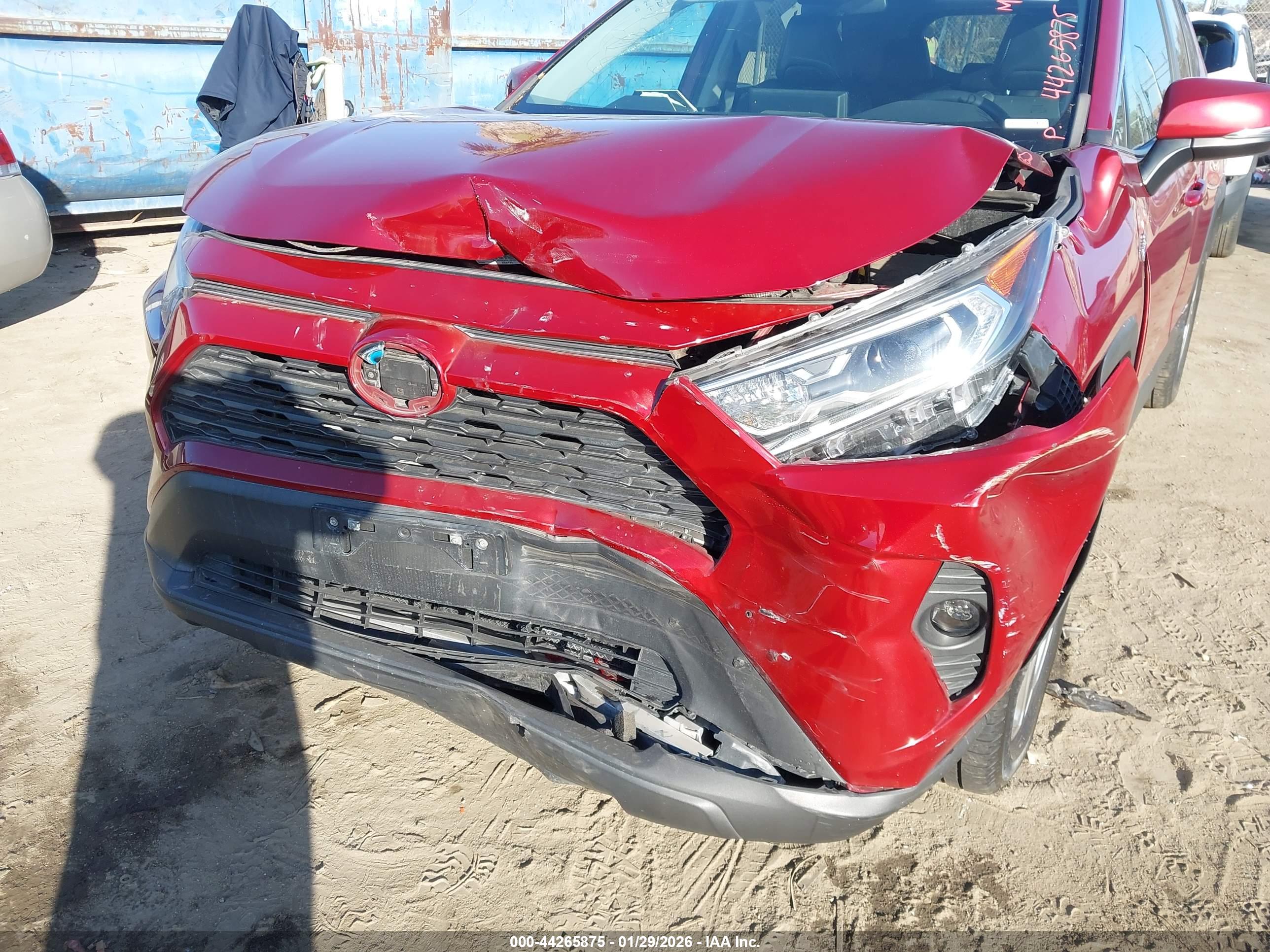 TOYOTA RAV4 image 6