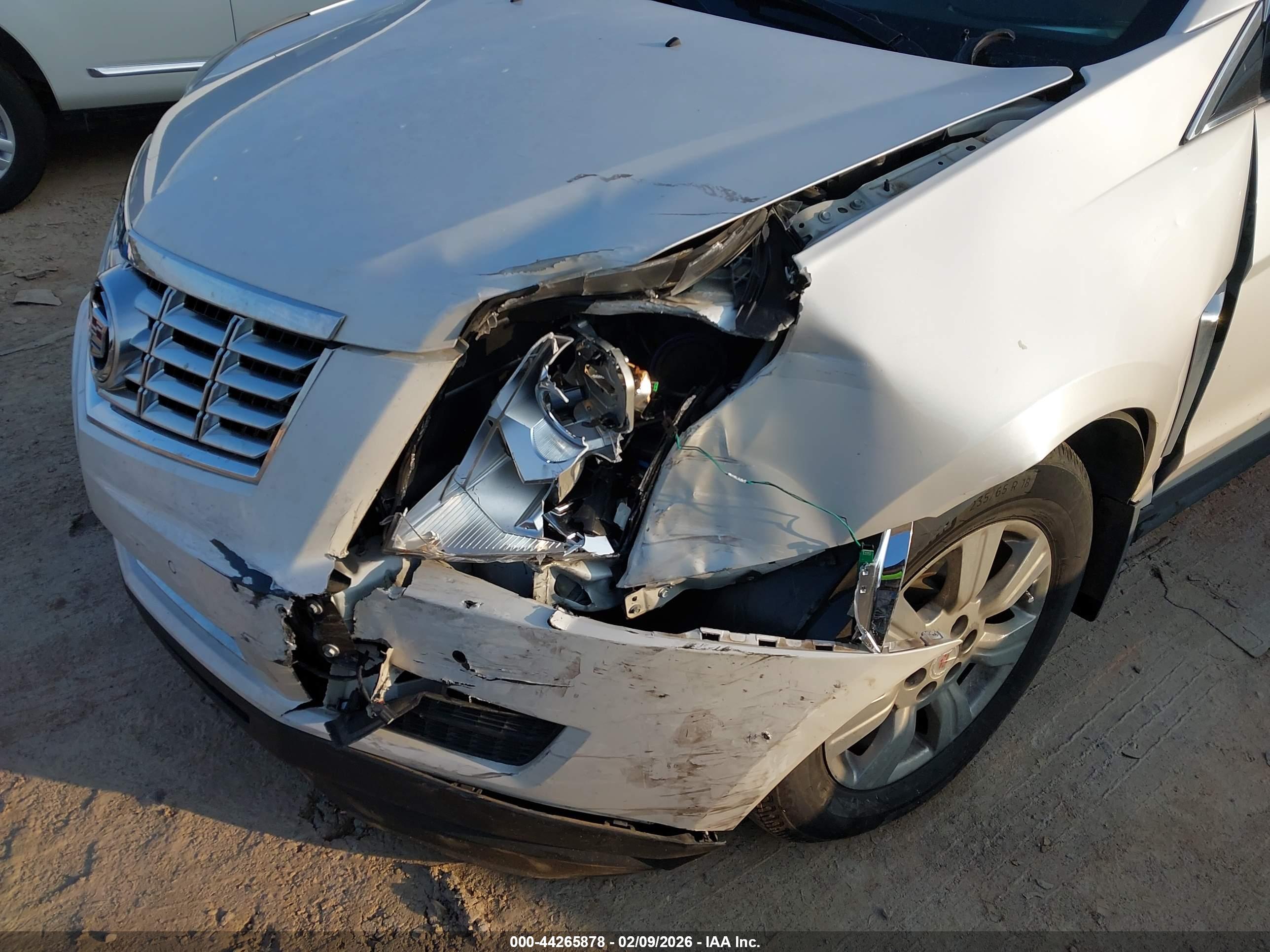 CADILLAC SRX image 6