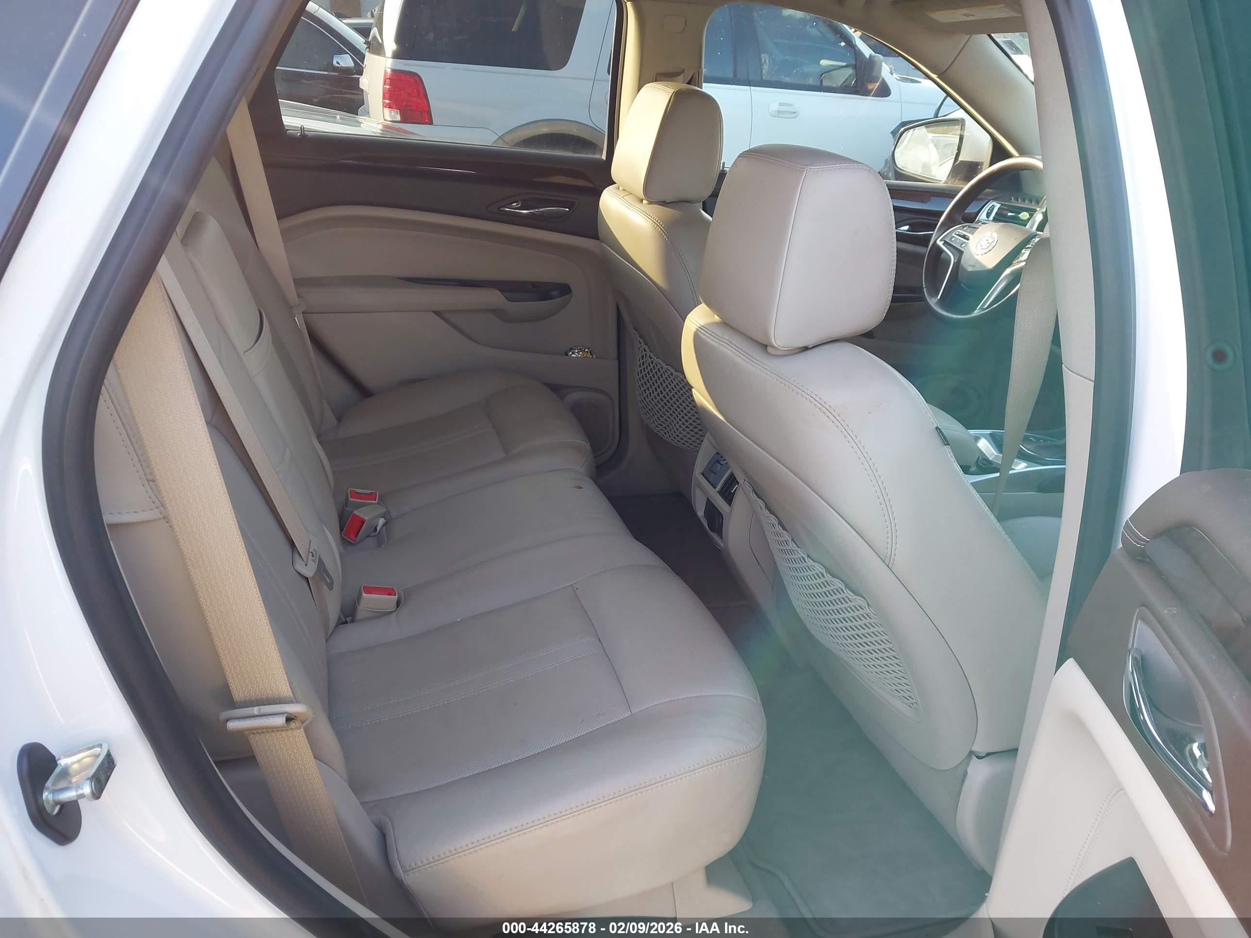 CADILLAC SRX image 8