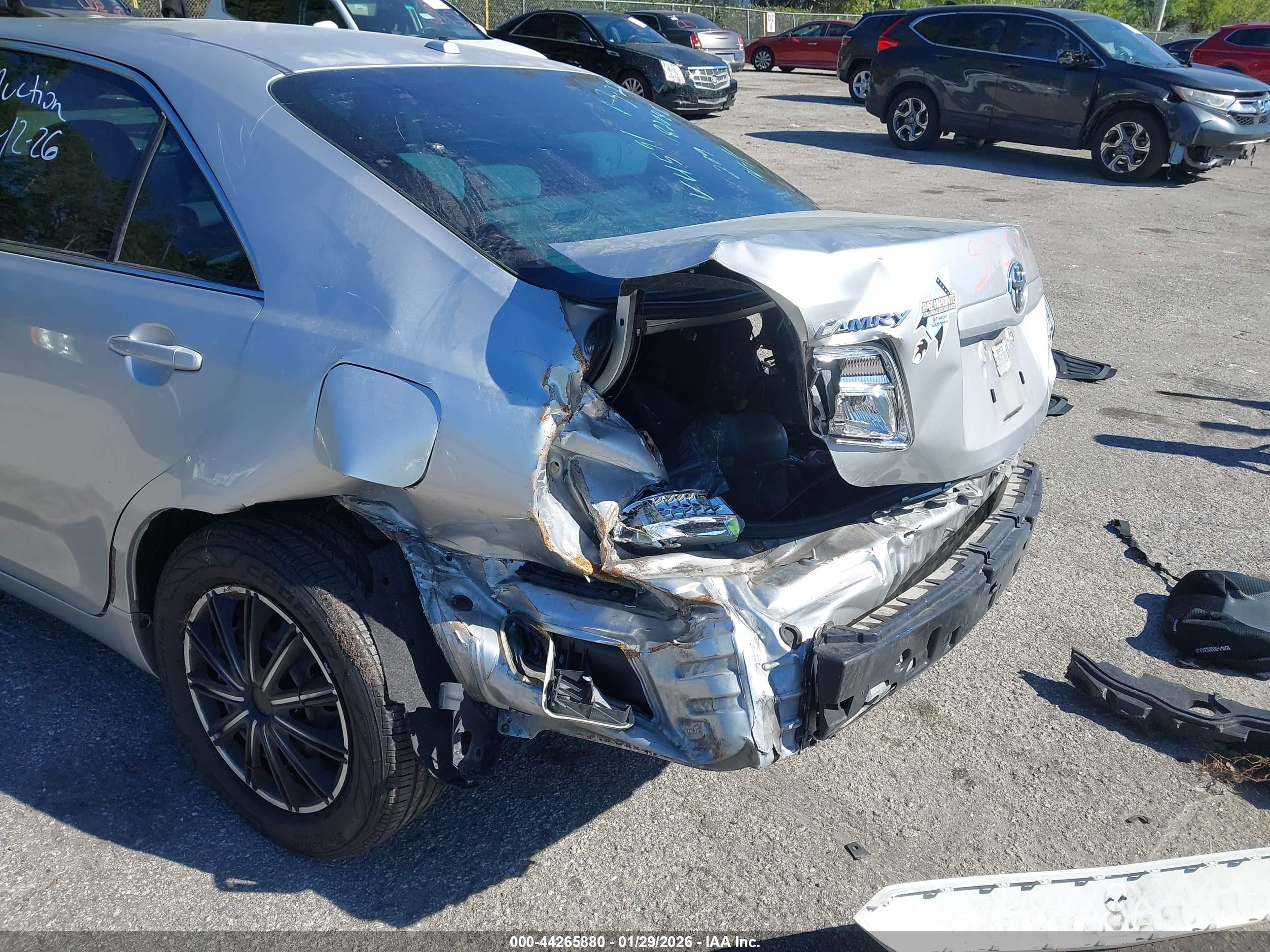 TOYOTA CAMRY image 6