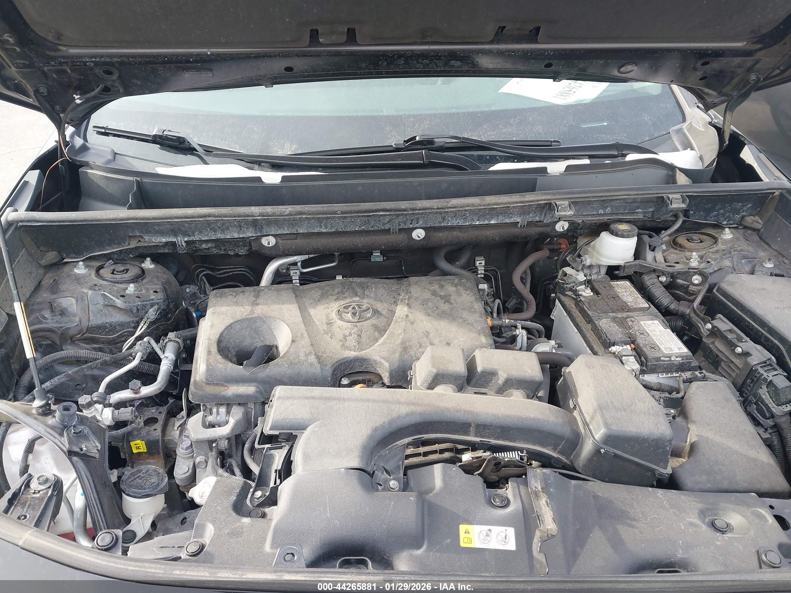 TOYOTA RAV4 image 10