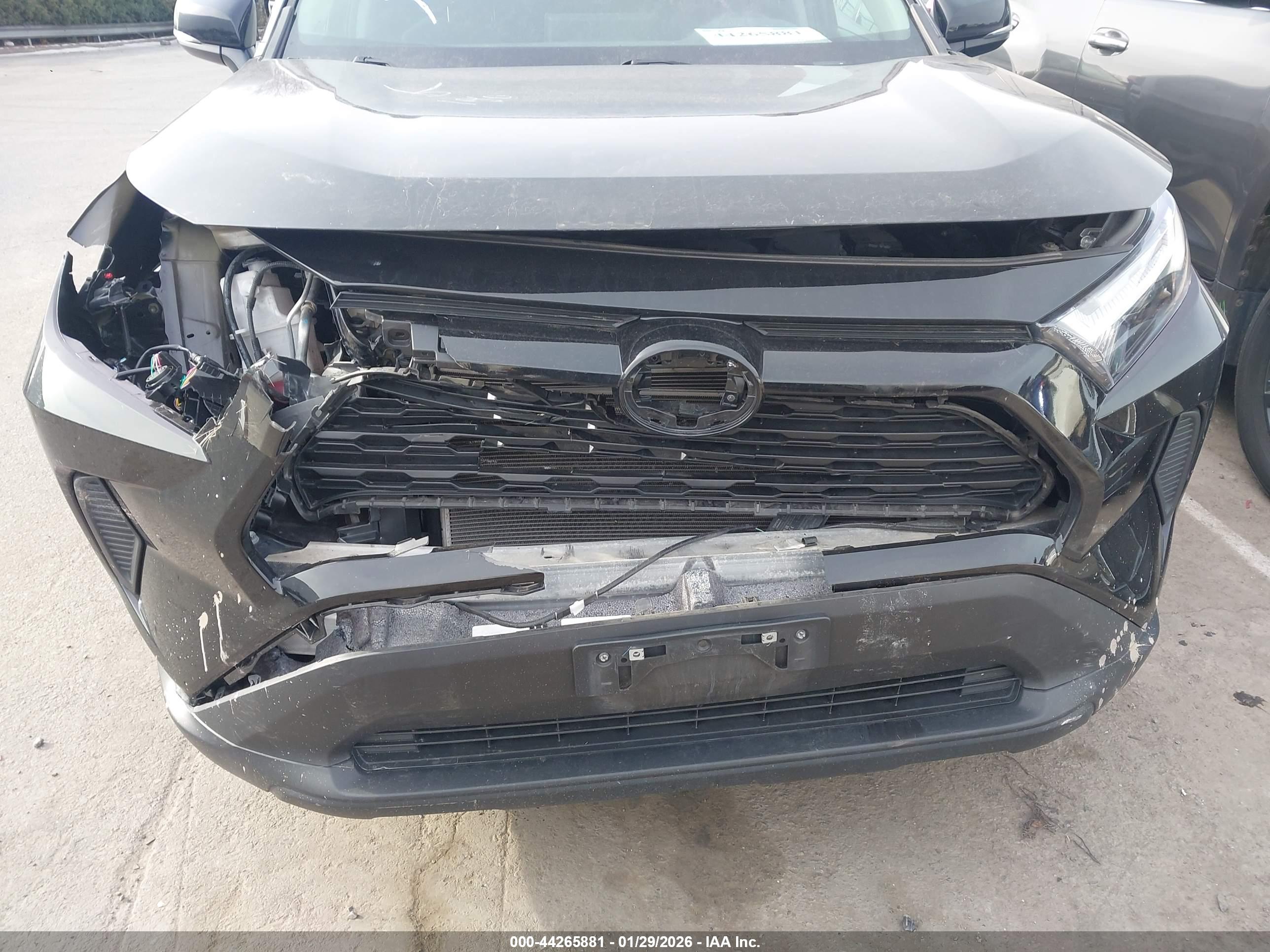 TOYOTA RAV4 image 6