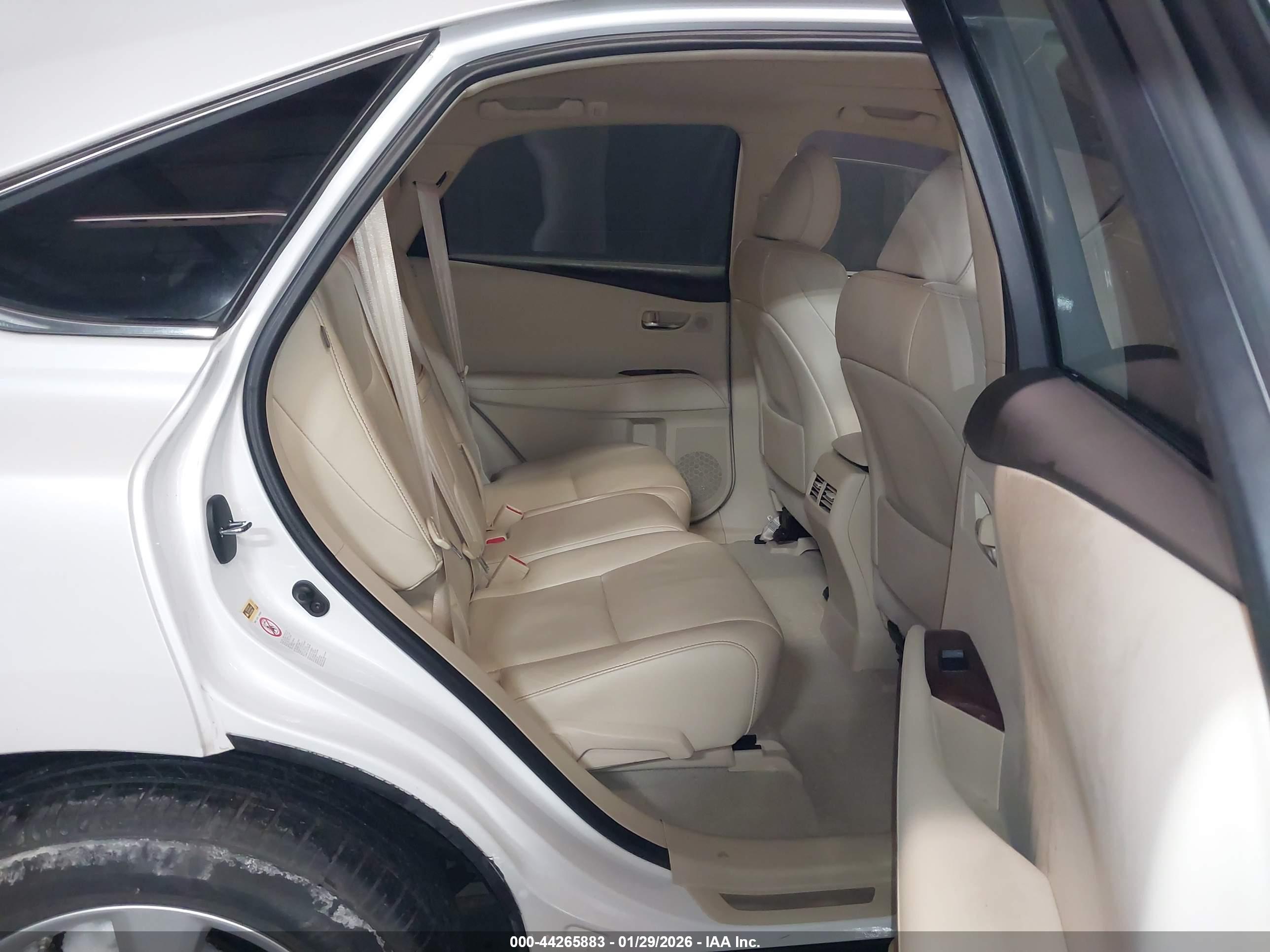 LEXUS RX image 8