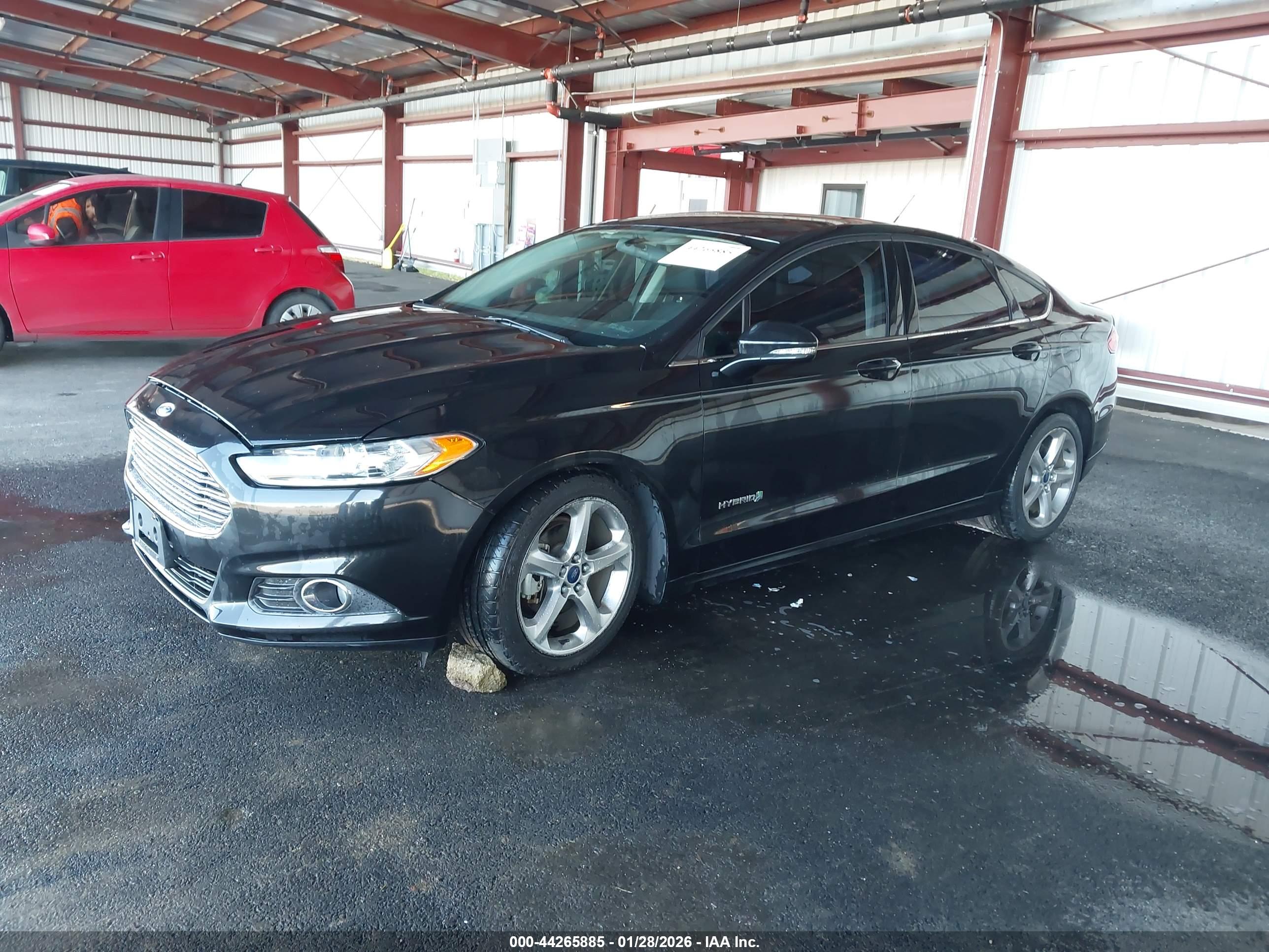 FORD FUSION image 2