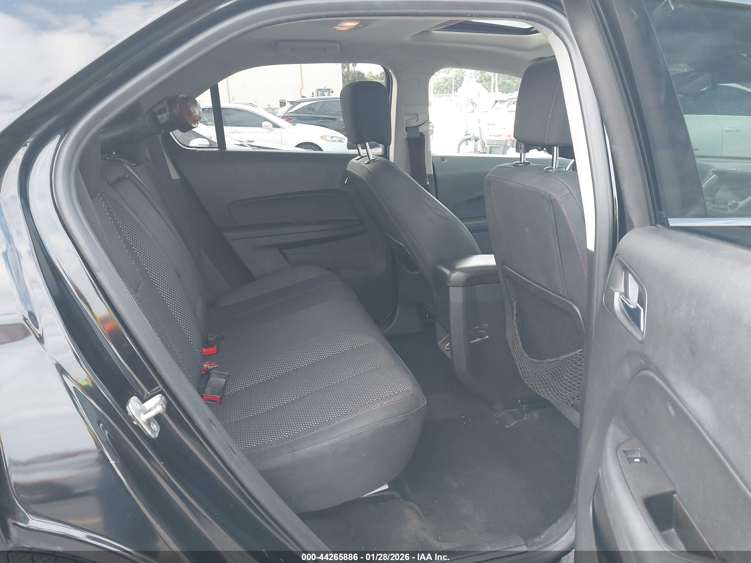 CHEVROLET EQUINOX image 8