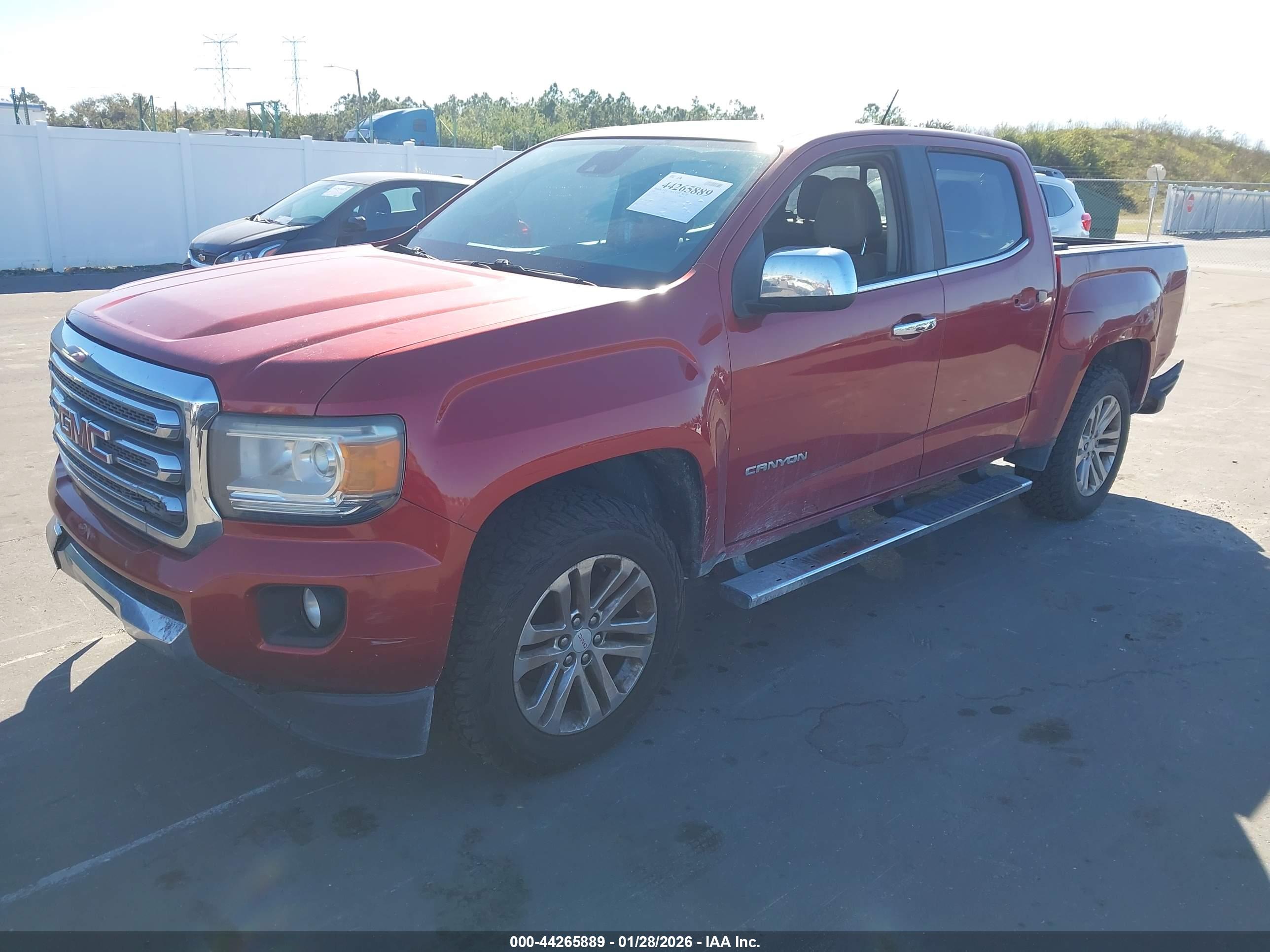 GMC CANYON image 2
