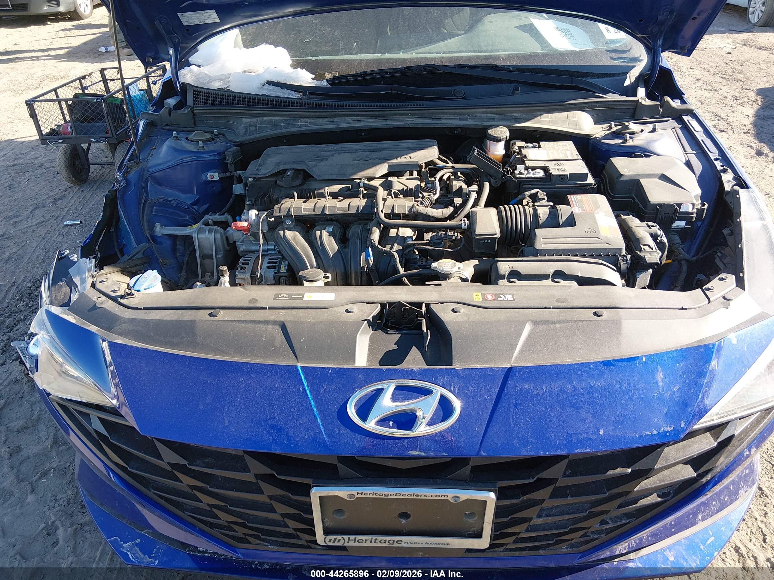 HYUNDAI ELANTRA image 10