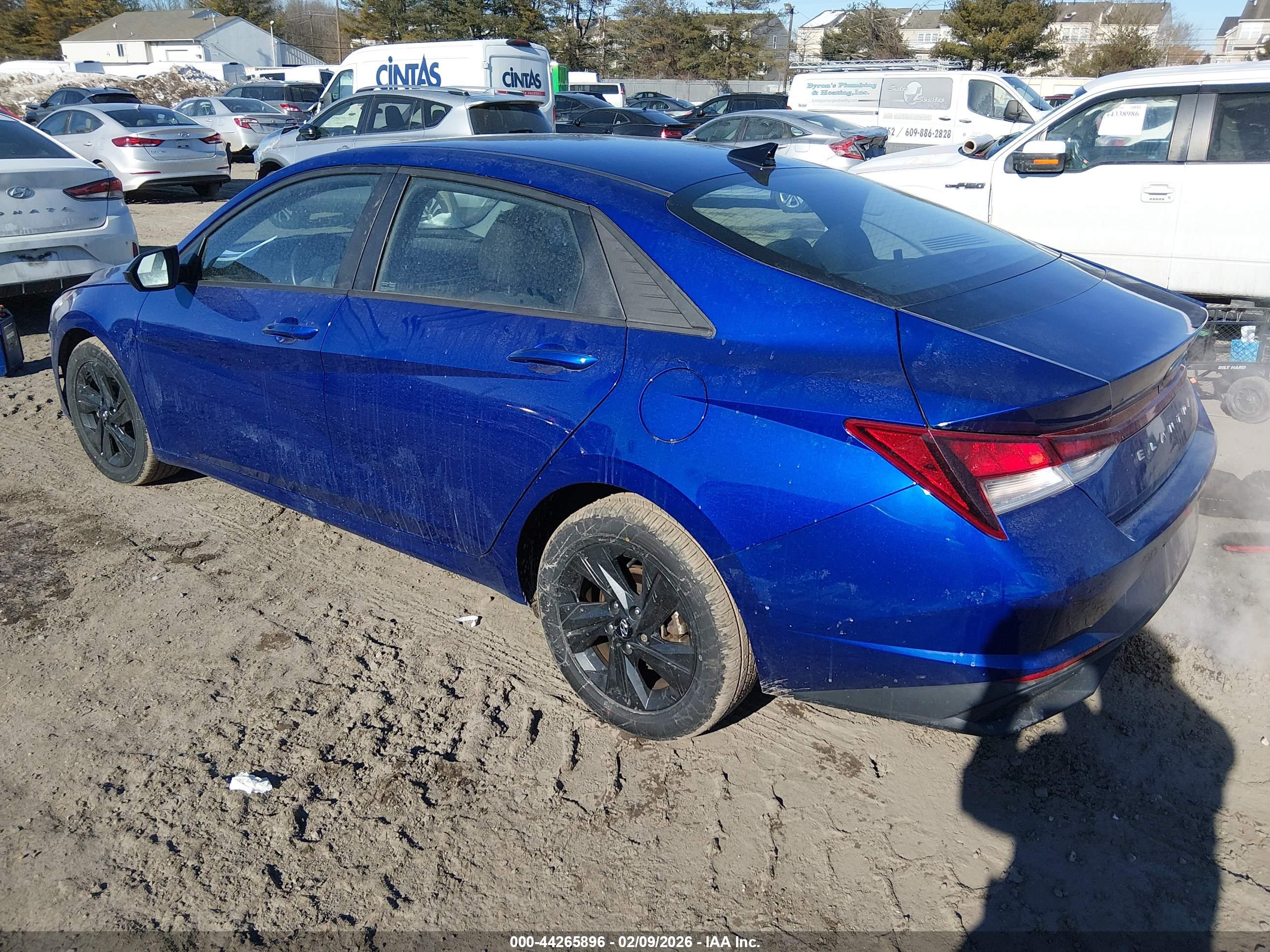 HYUNDAI ELANTRA image 3