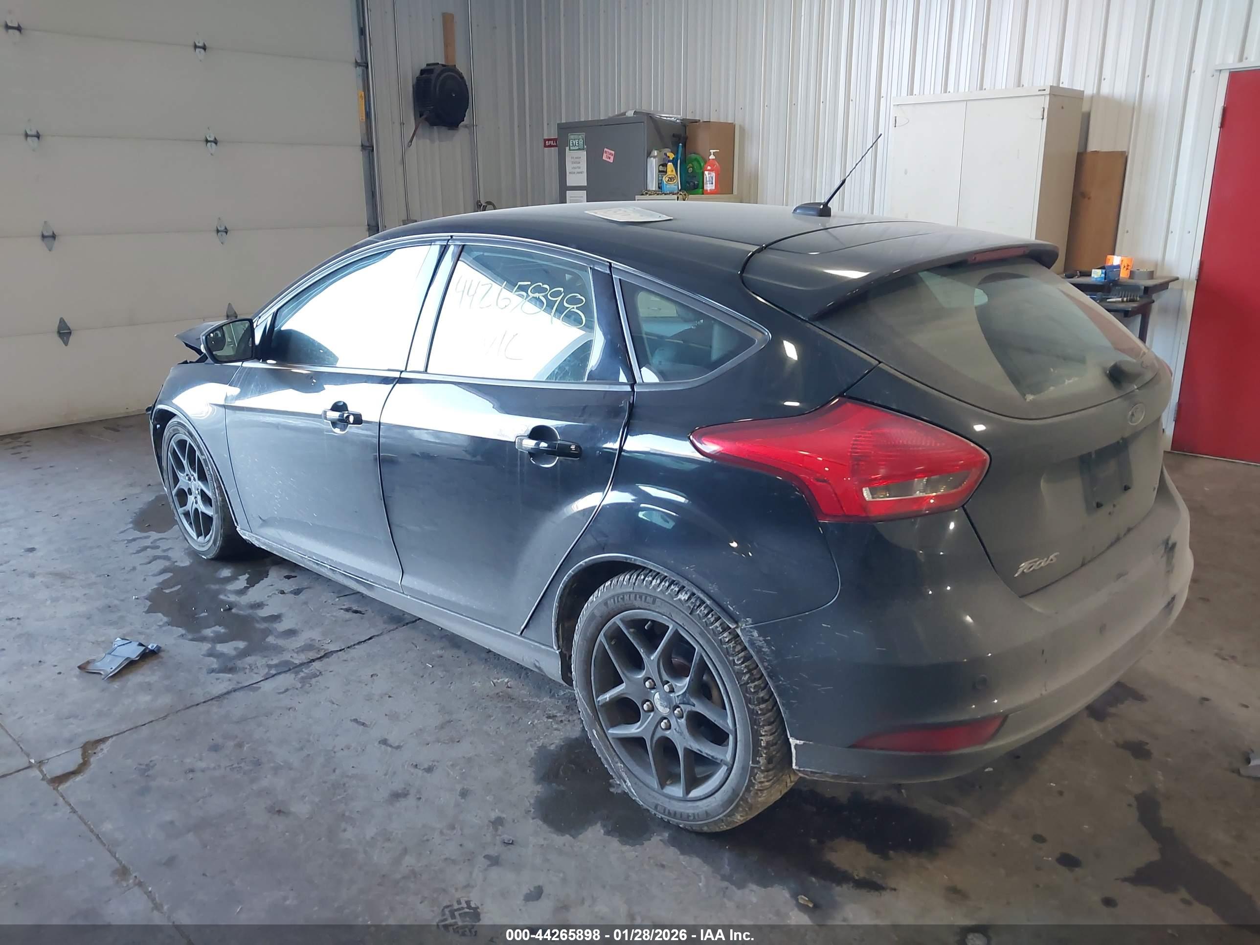 FORD FOCUS image 3