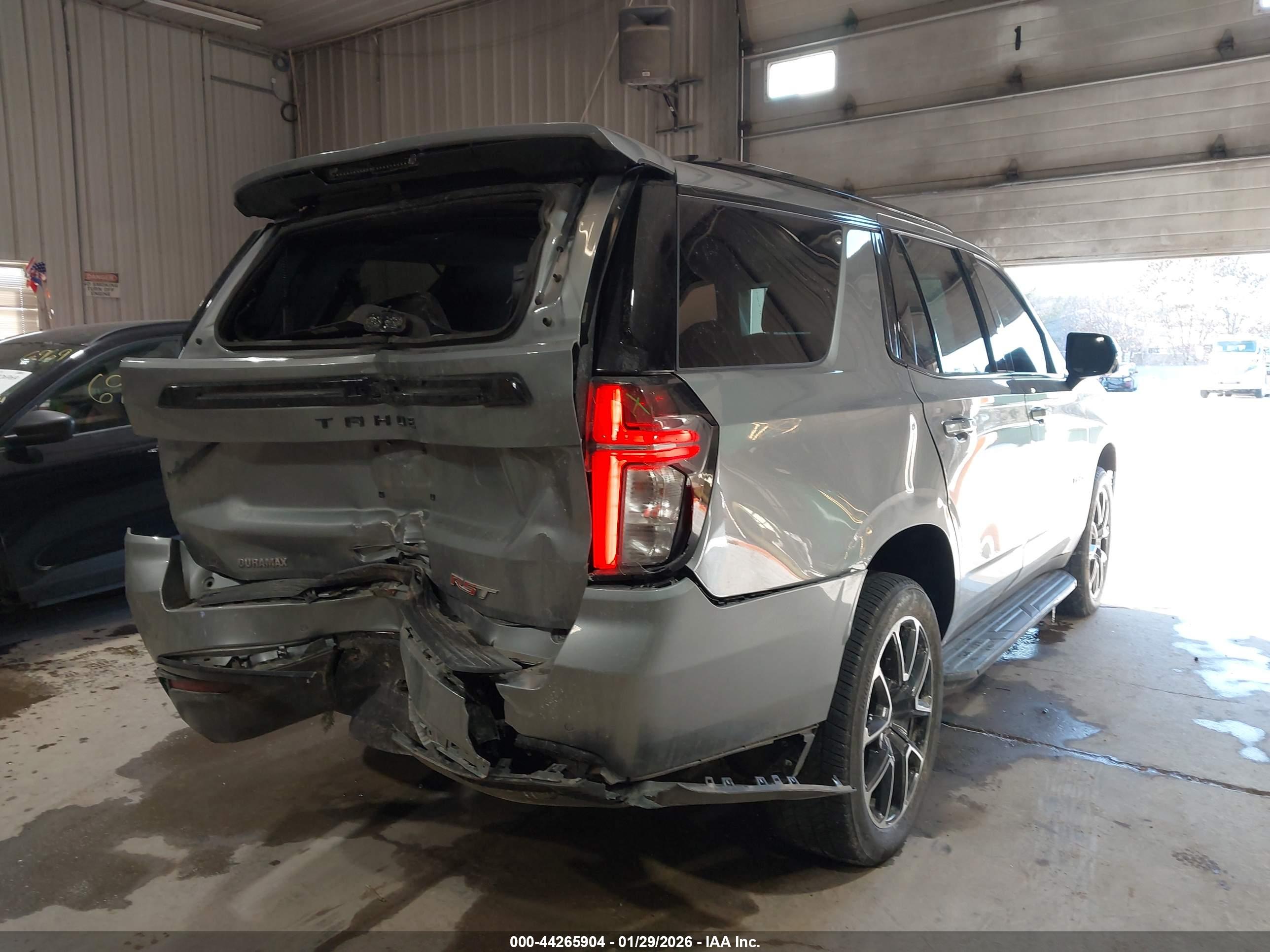 CHEVROLET TAHOE image 4