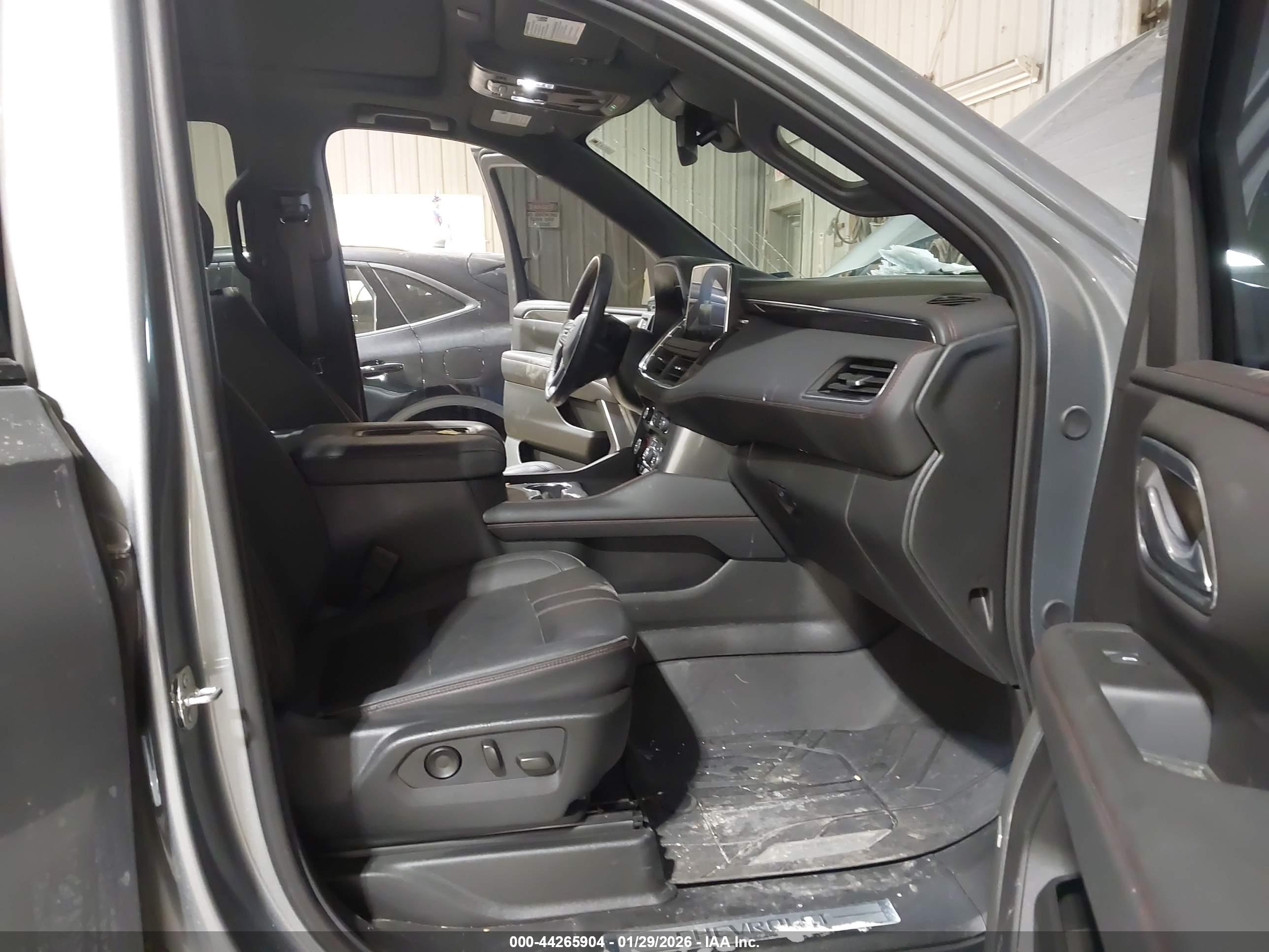 CHEVROLET TAHOE image 5