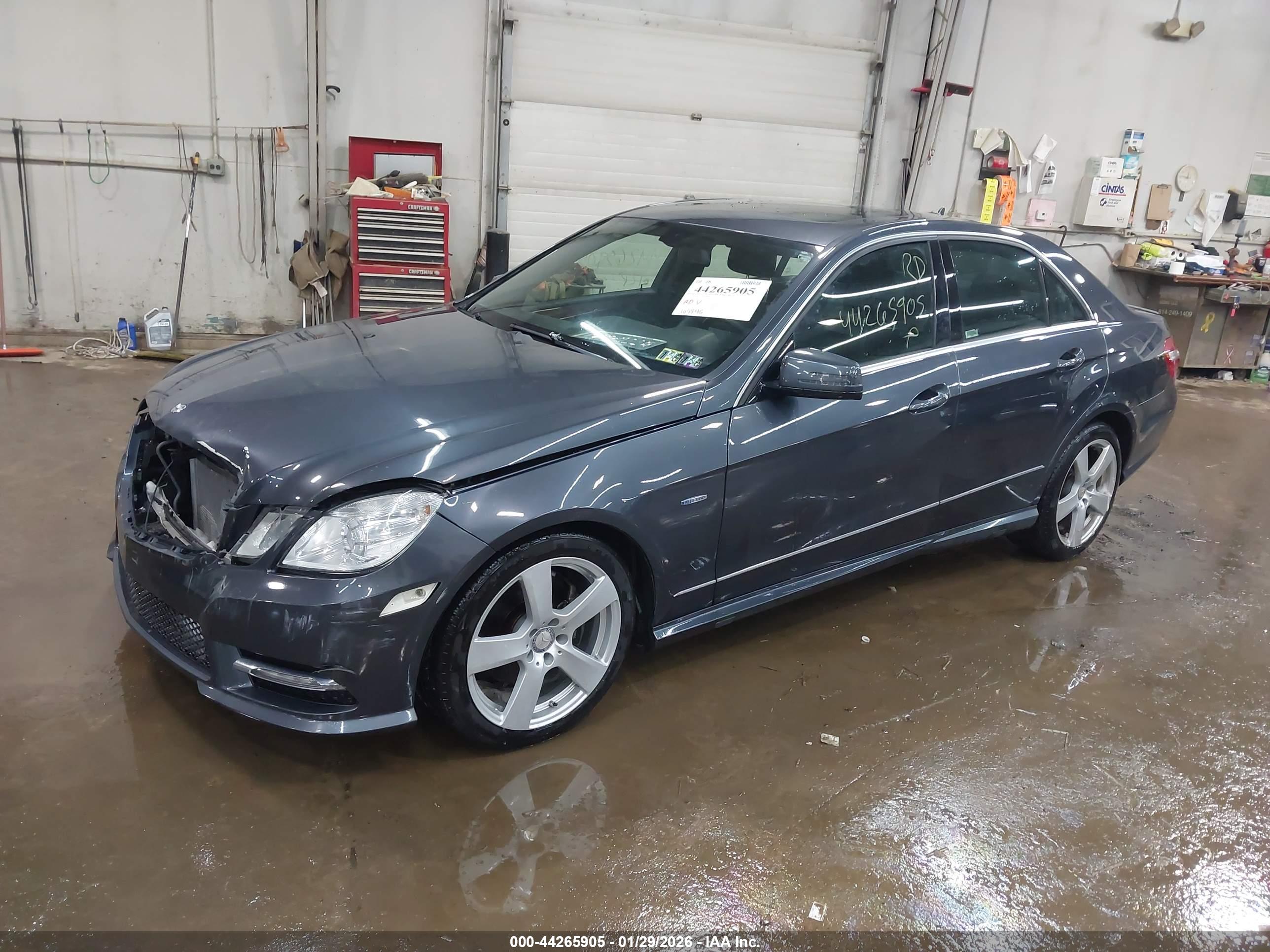 MERCEDES-BENZ E image 2